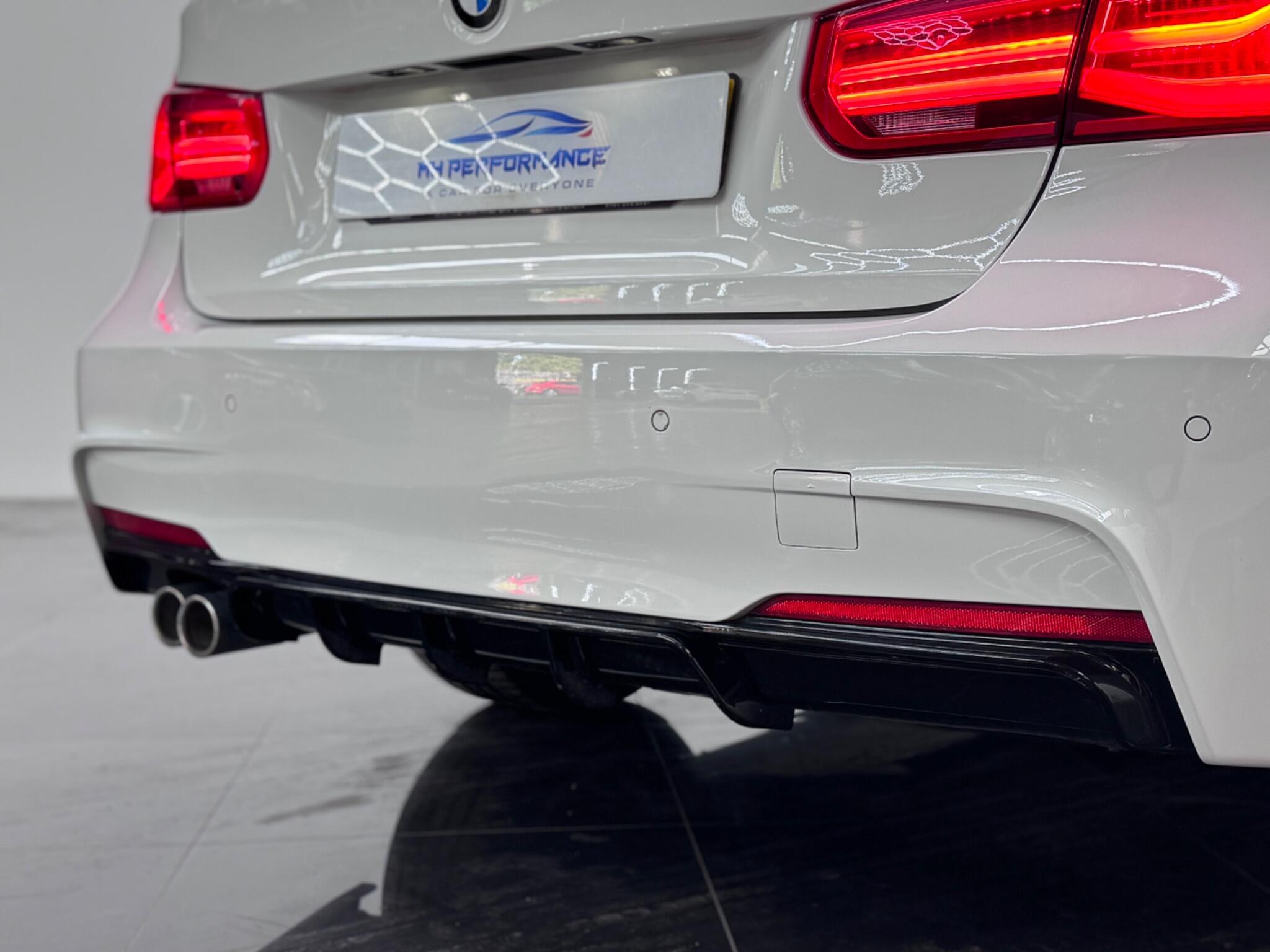 BMW 3 Series view 18
