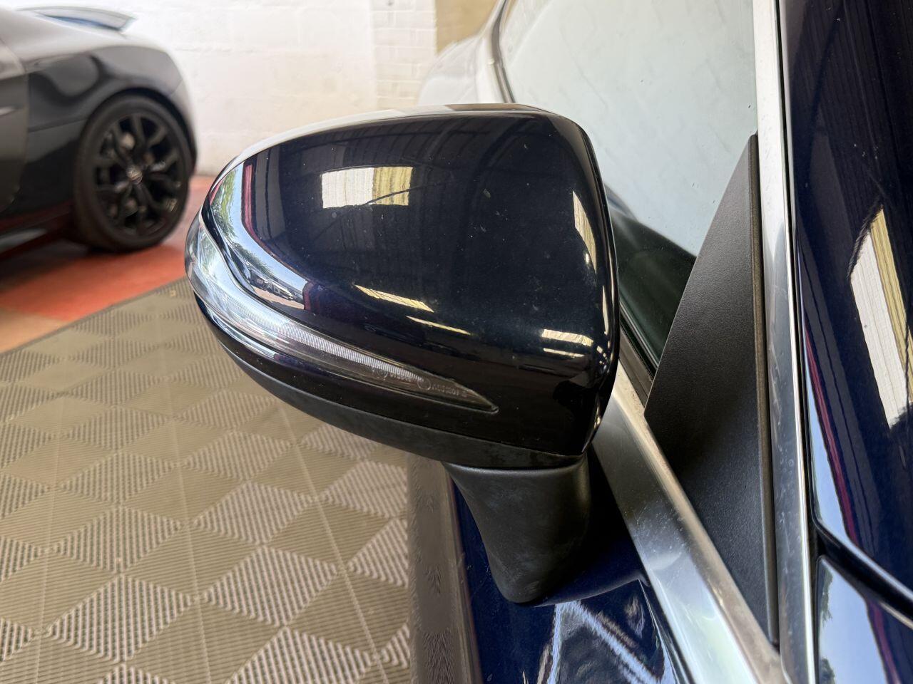 Mercedes-Benz C Class view 24