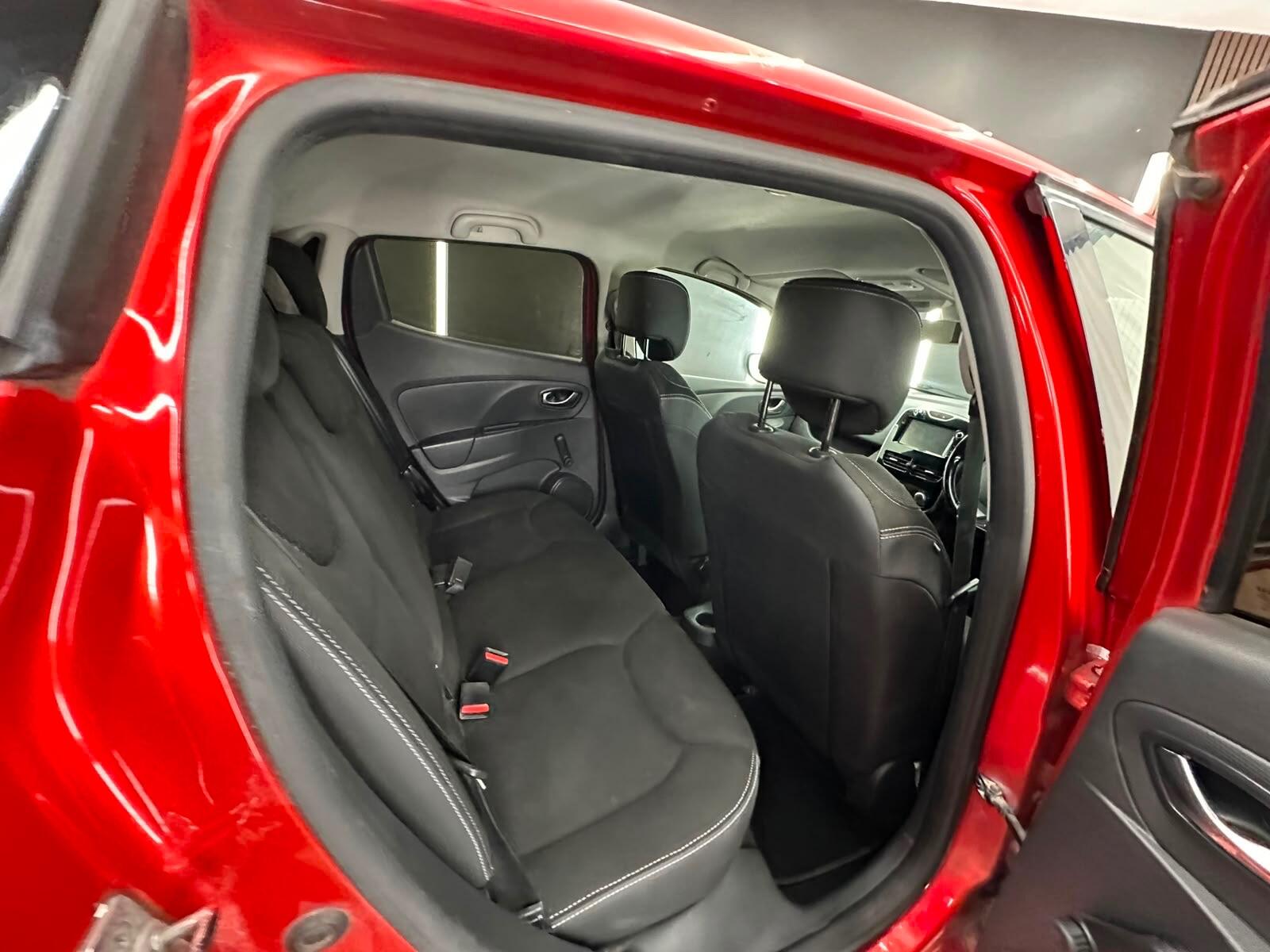 Renault Clio view 26