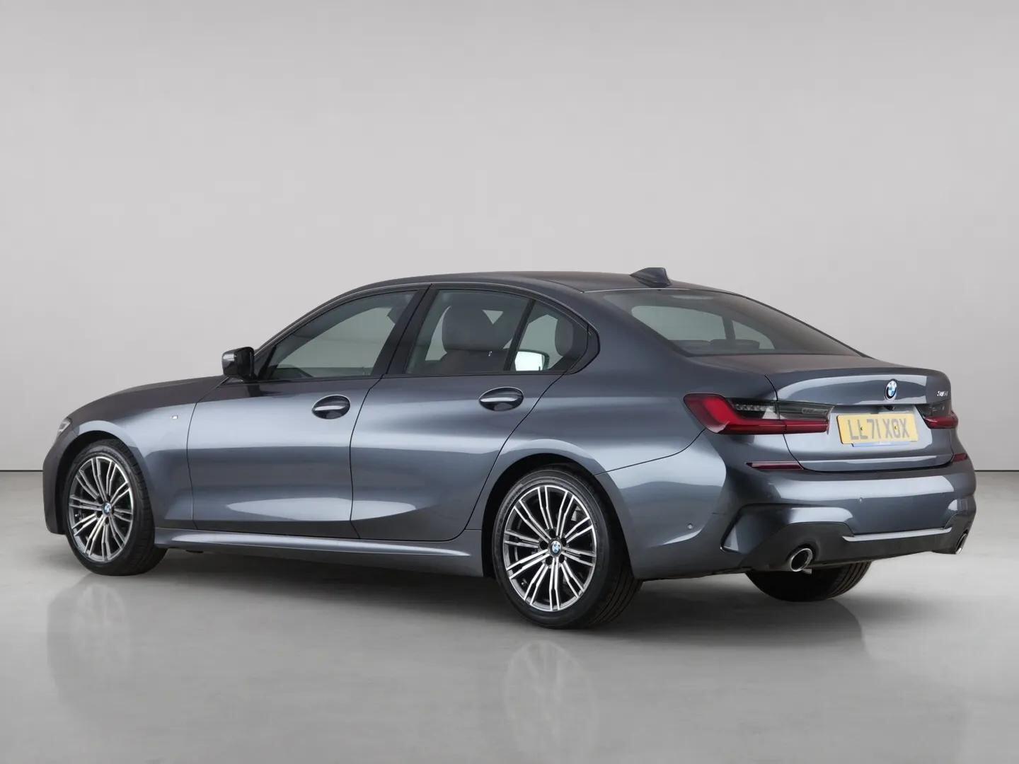 BMW 3 Series view 6