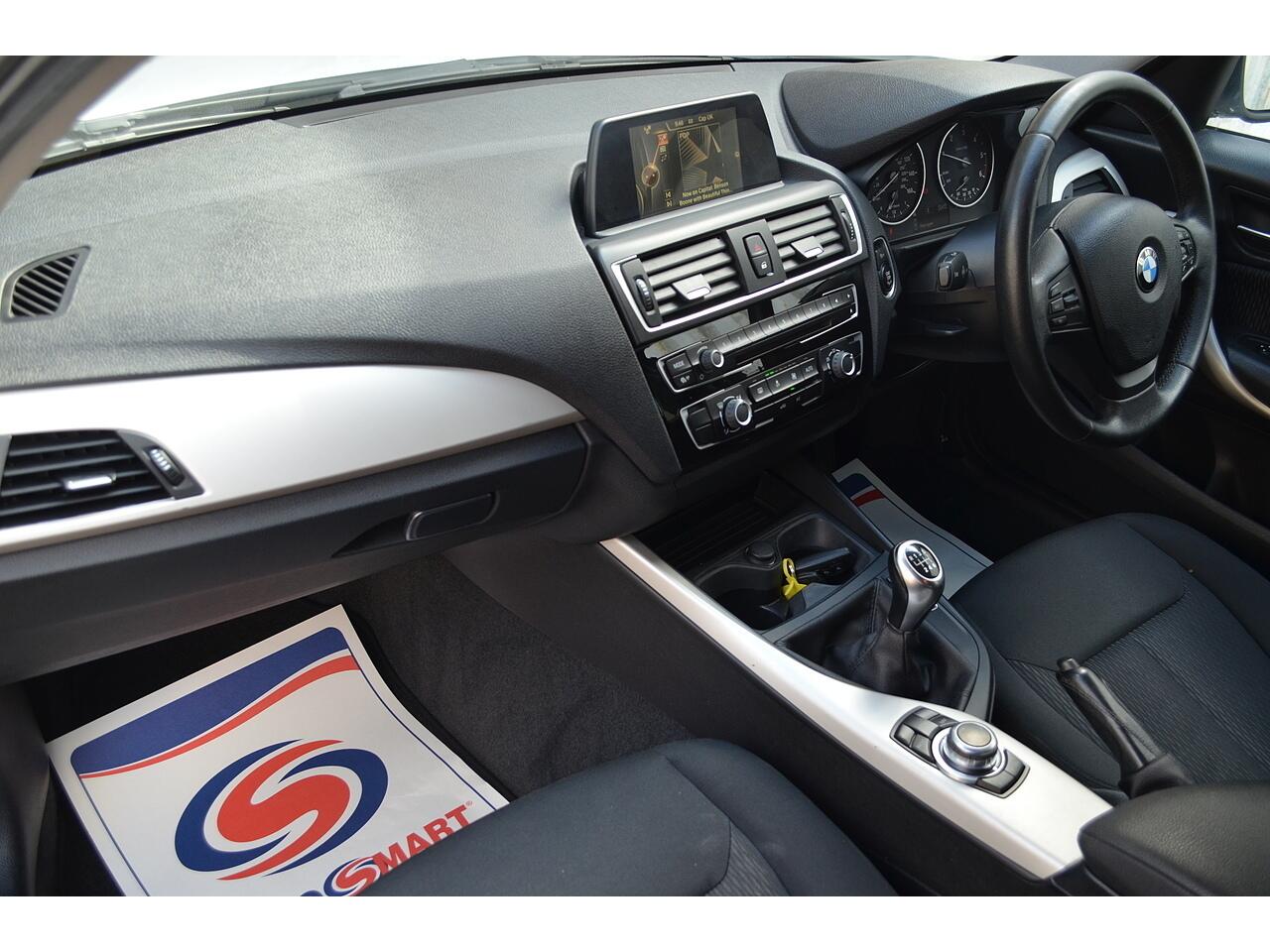 BMW 1 Series view 14