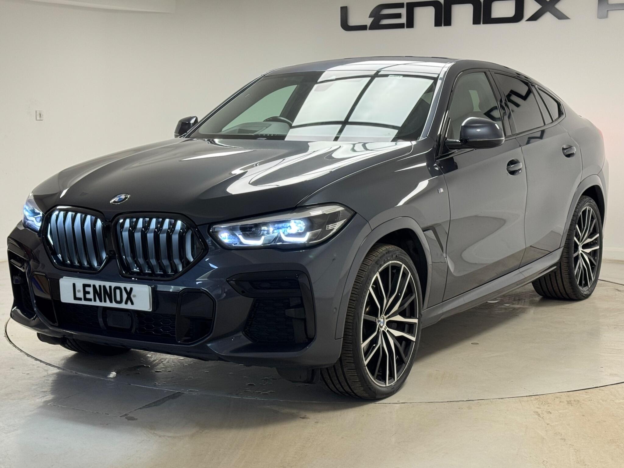 BMW X6 view 3