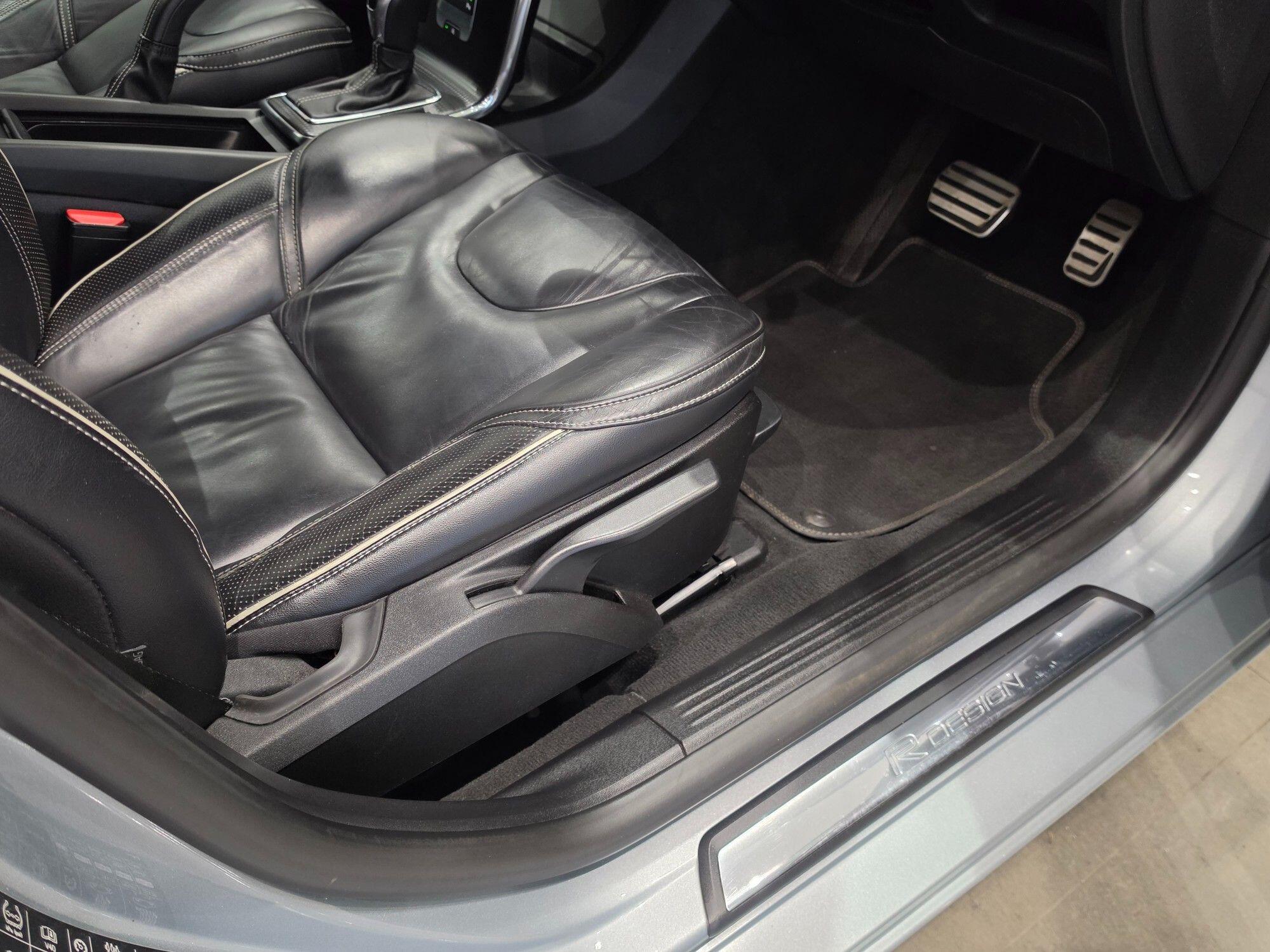 Volvo V40 view 18