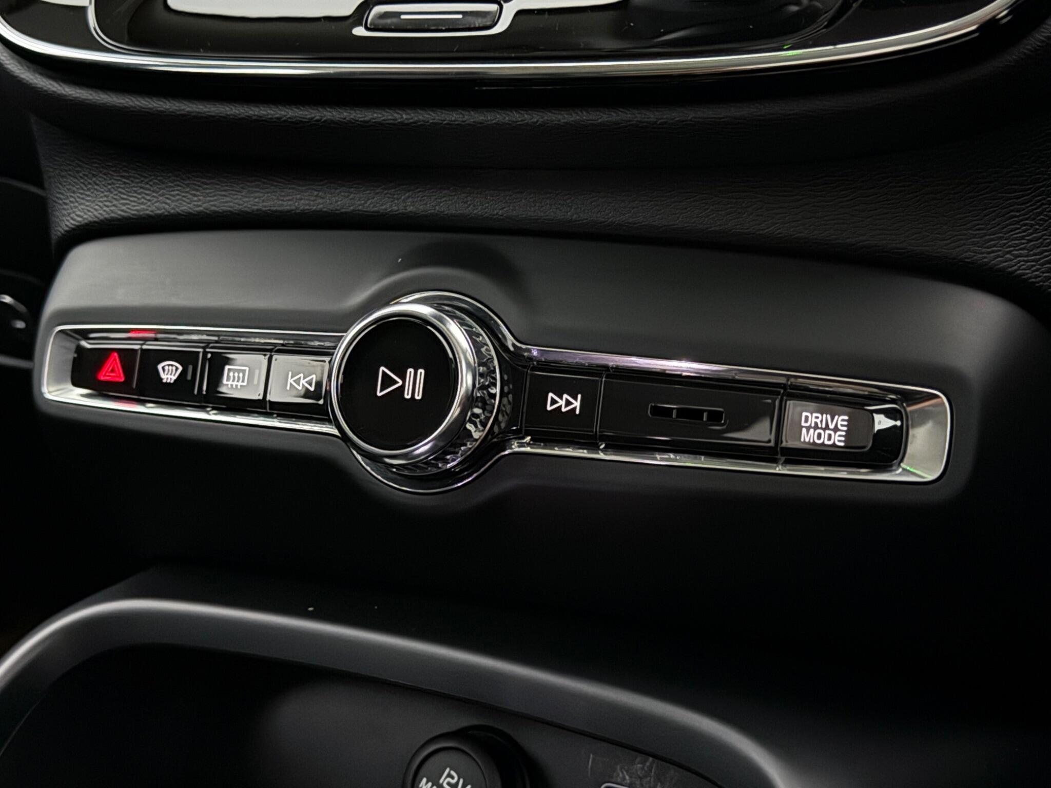 Volvo XC40 view 32