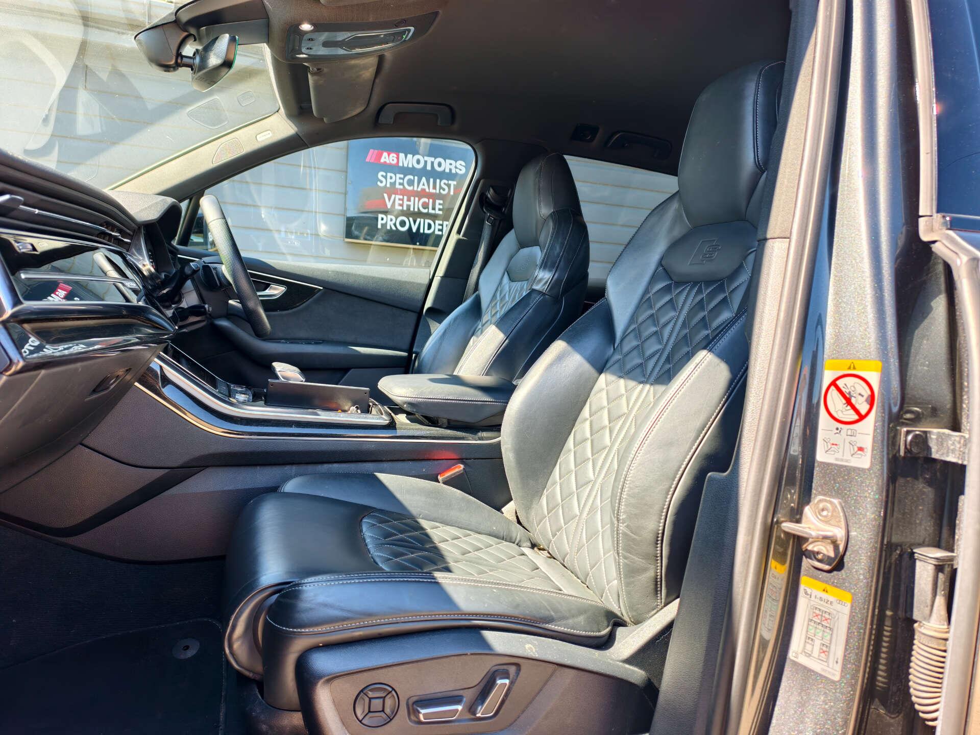 Audi SQ7 view 34