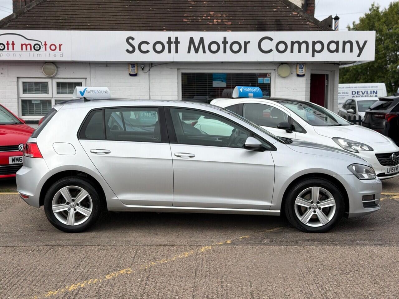 Volkswagen Golf view 9