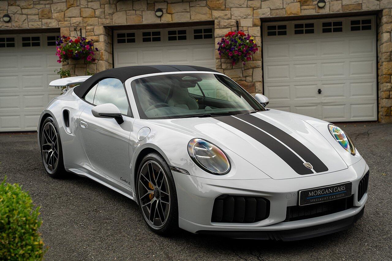 Porsche 911 view 108