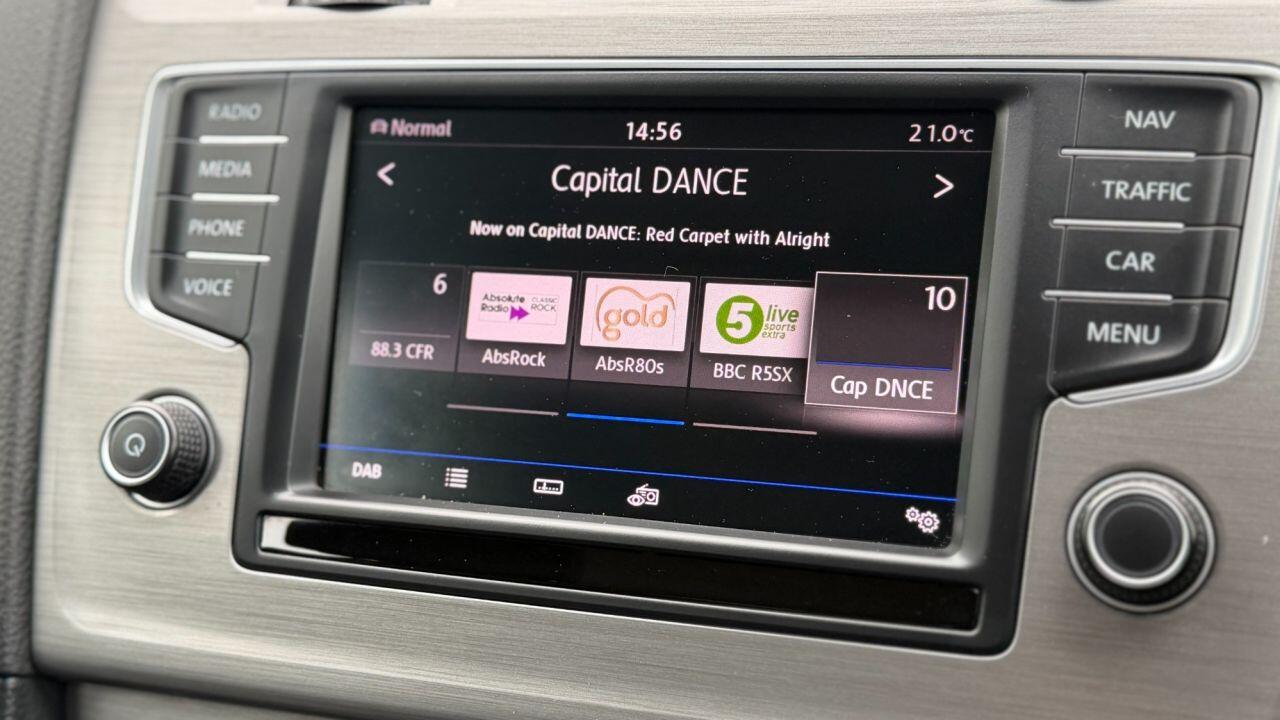 Volkswagen Golf view 19