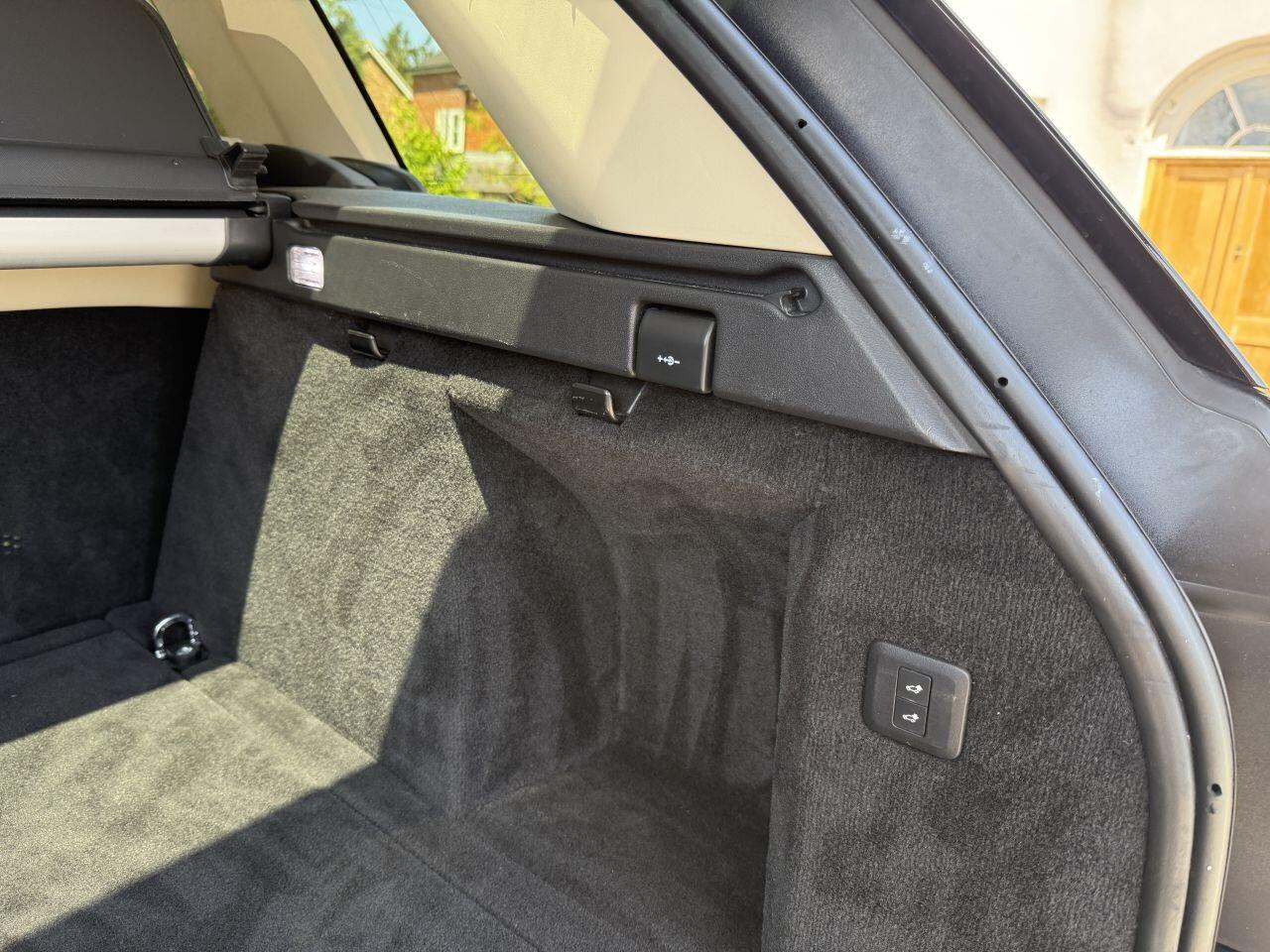 Land Rover Range Rover Sport view 30