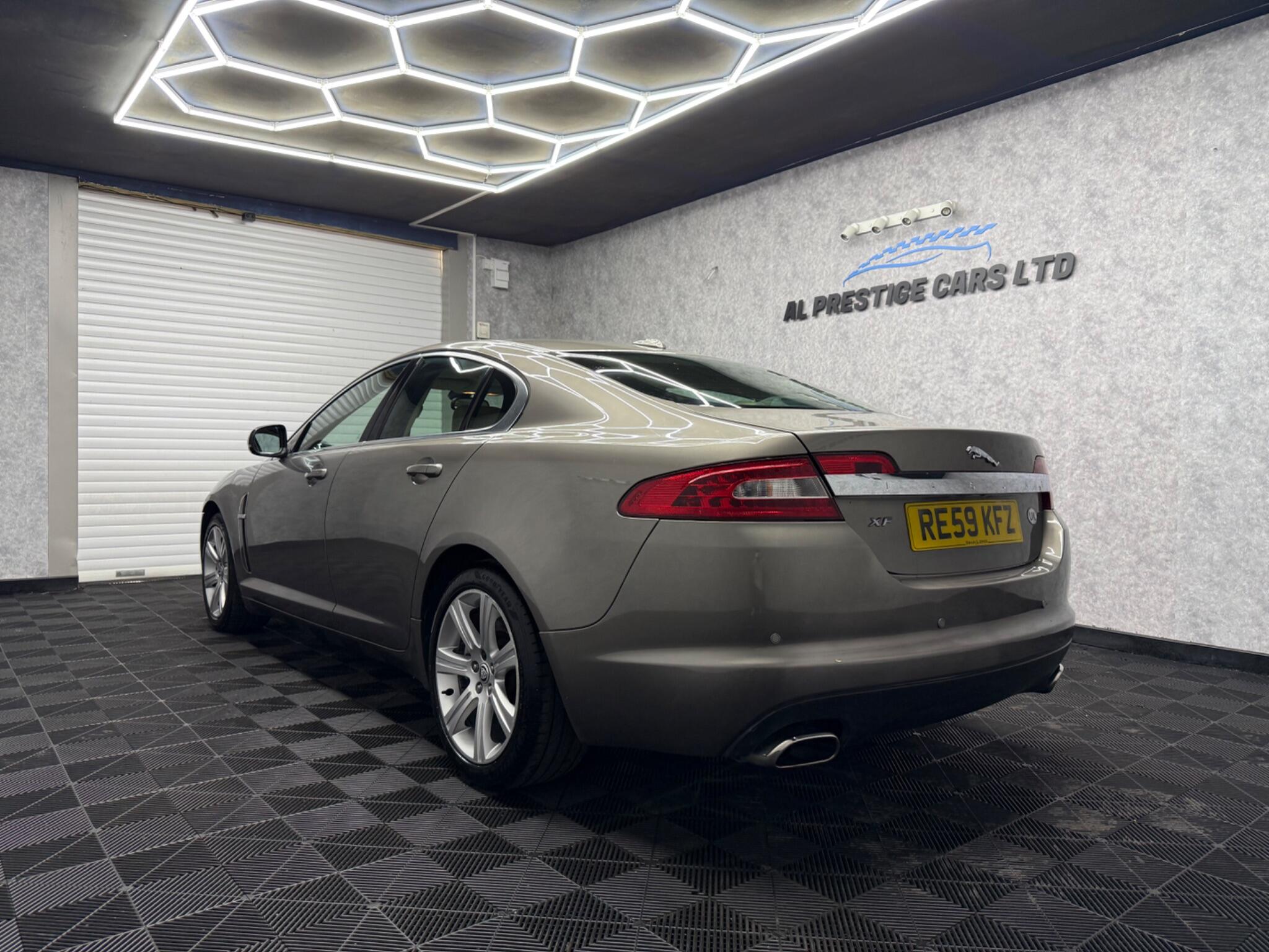 Jaguar XF view 6