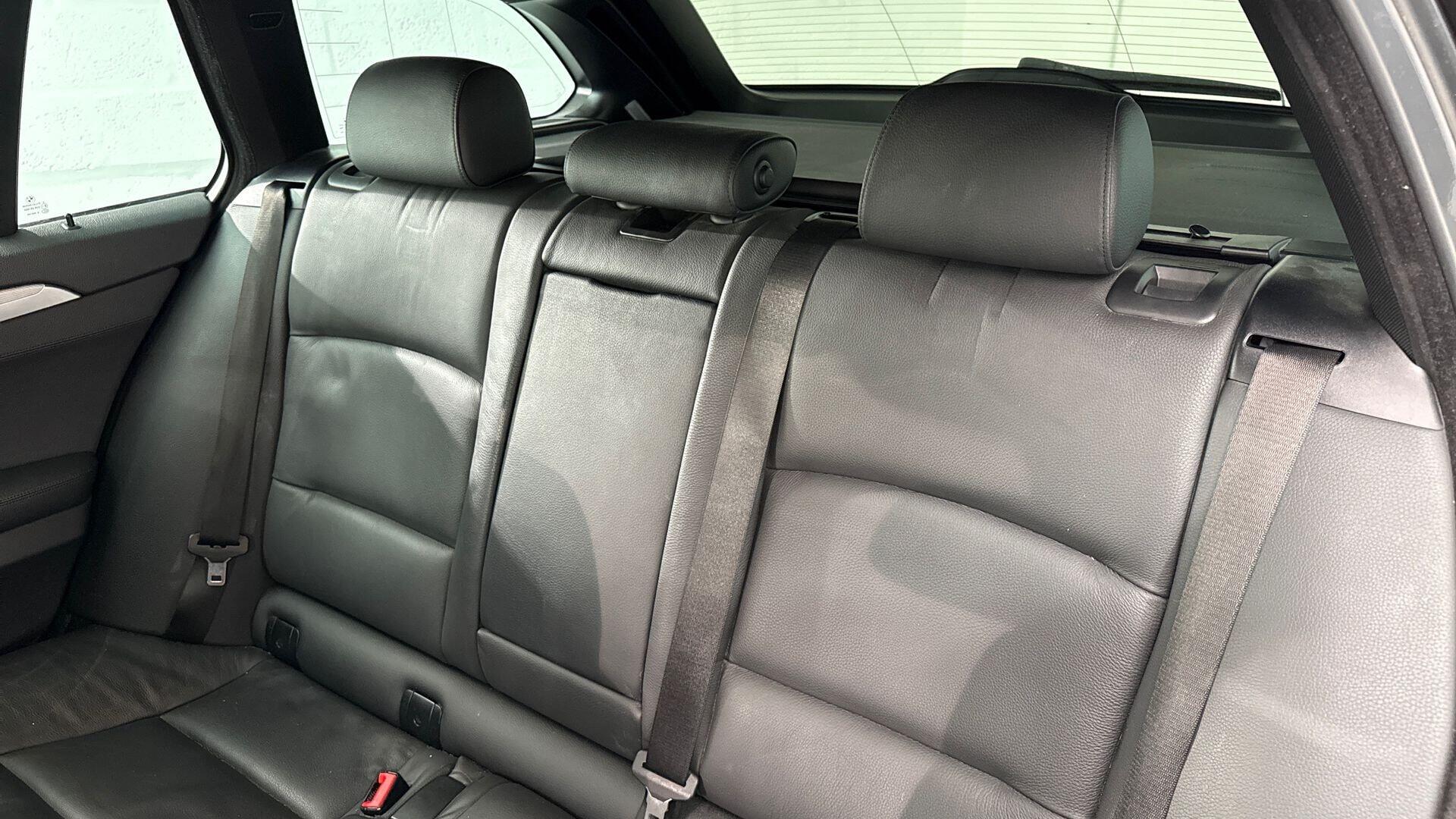 BMW 5 Series view 12