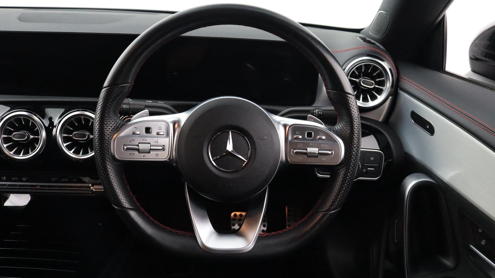 Mercedes-Benz Cla view 10