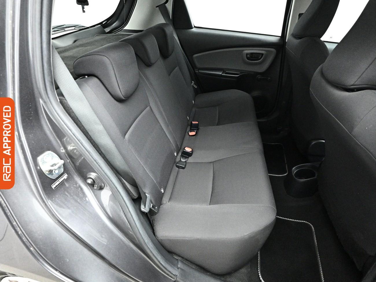 Toyota Yaris view 13