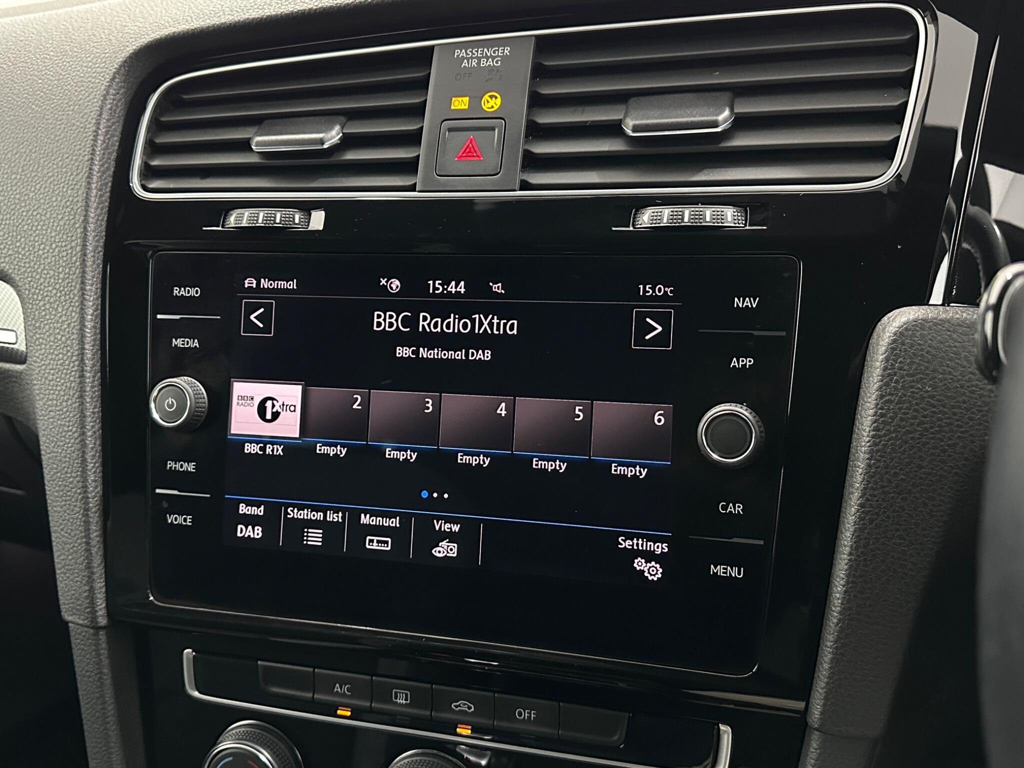 Volkswagen Golf view 26