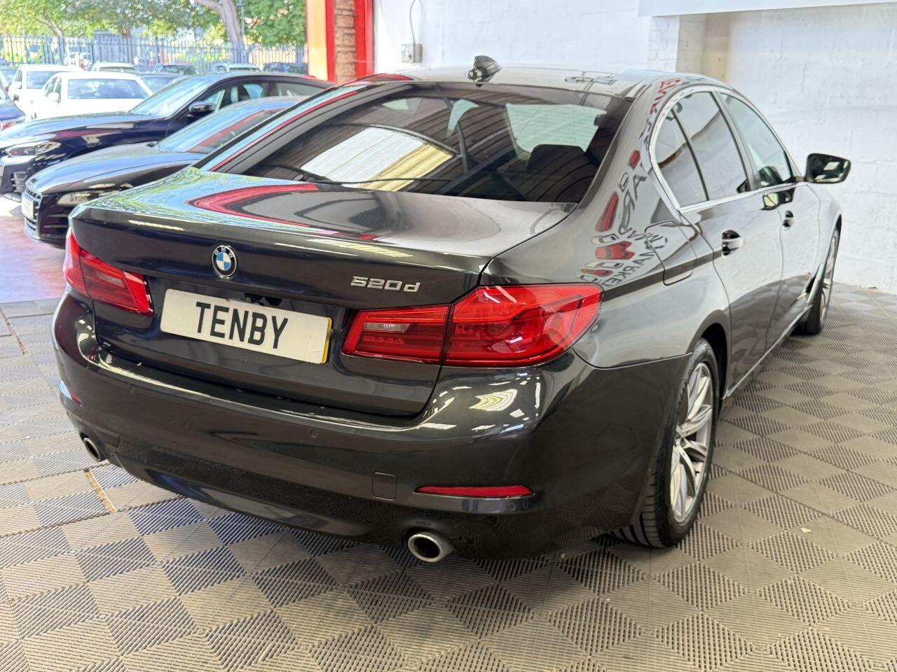 BMW 5 Series view 8