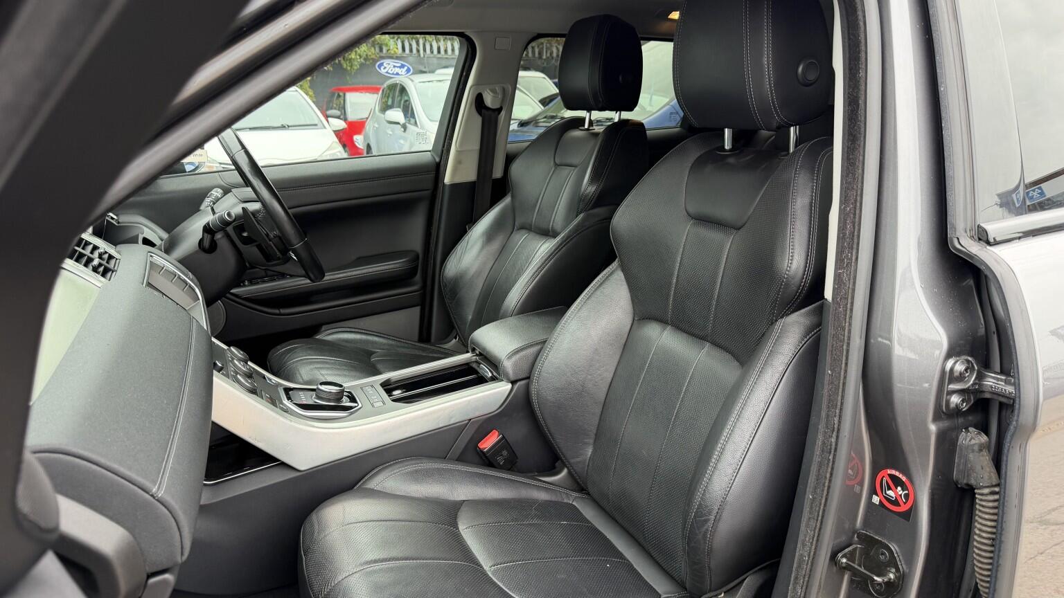 Land Rover Range Rover Evoque view 17