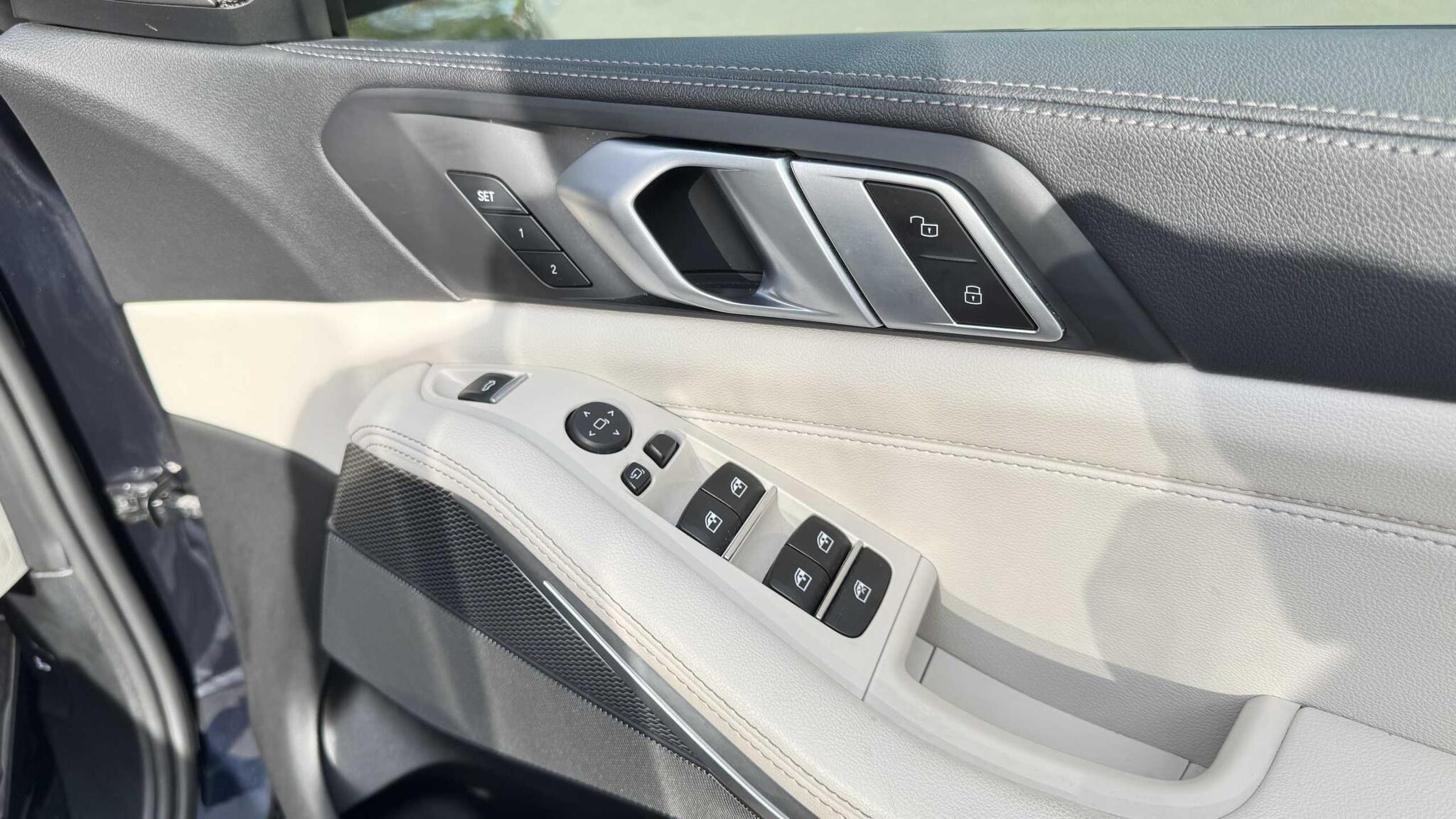 BMW X5 view 40
