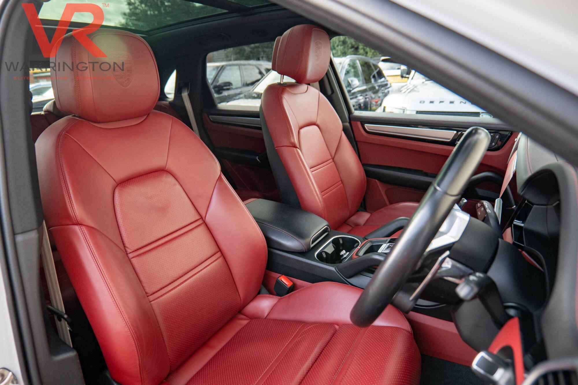 Porsche Cayenne view 27