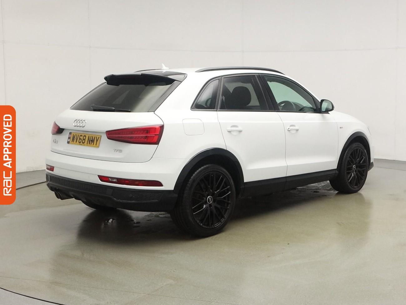 Audi Q3 view 29