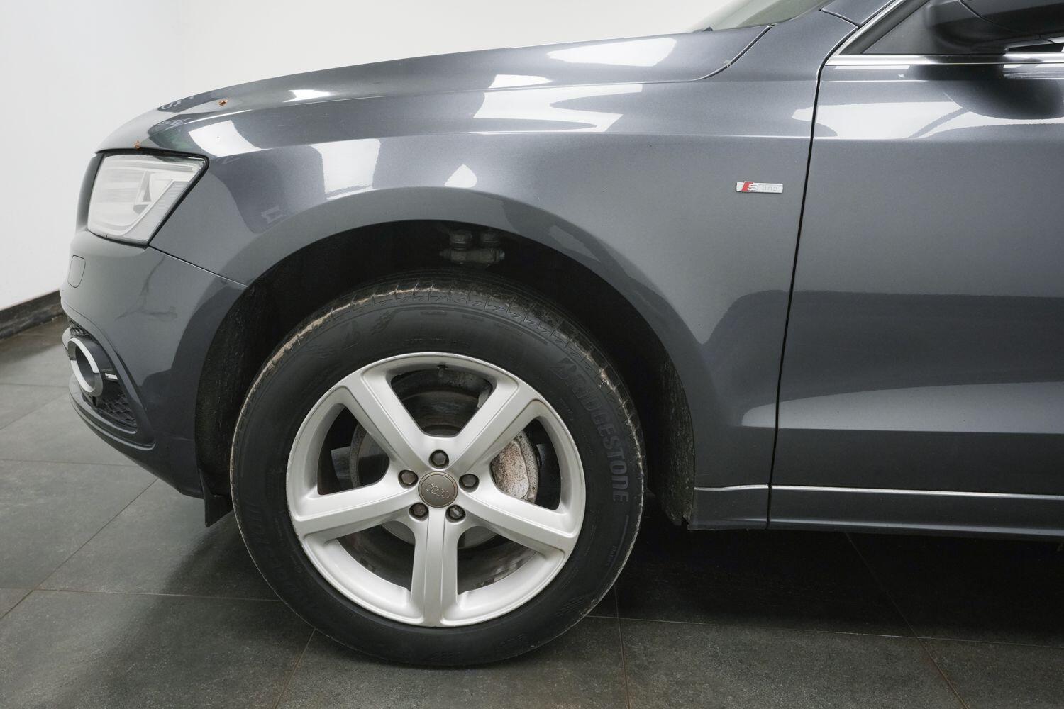 Audi Q5 view 5
