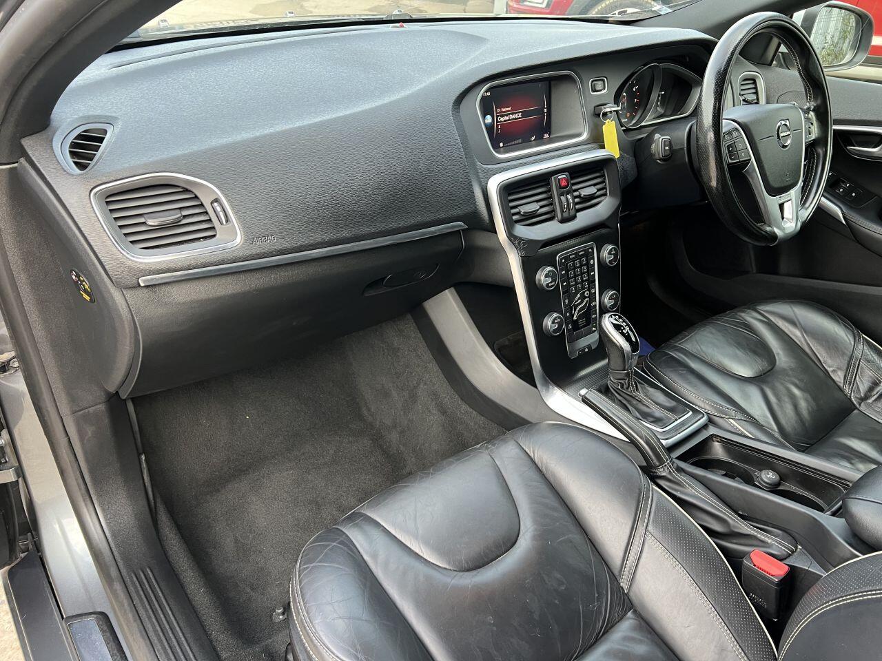 Volvo V40 view 23