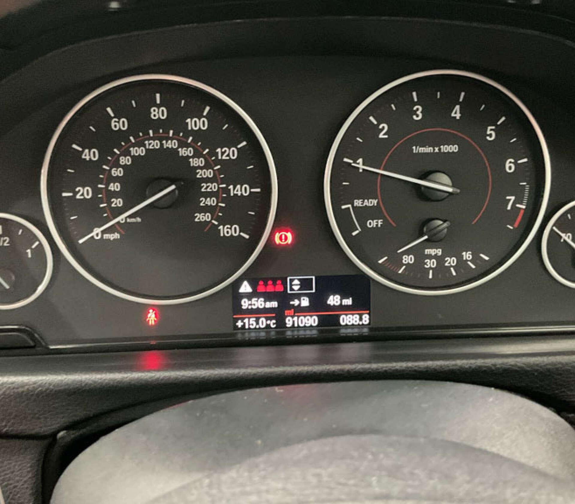 BMW 3 Series view 6