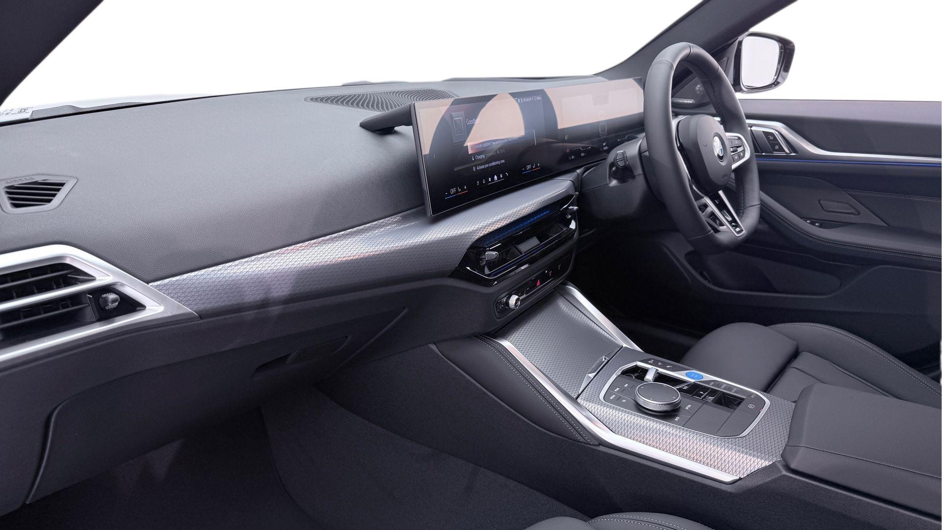 BMW i4 view 7