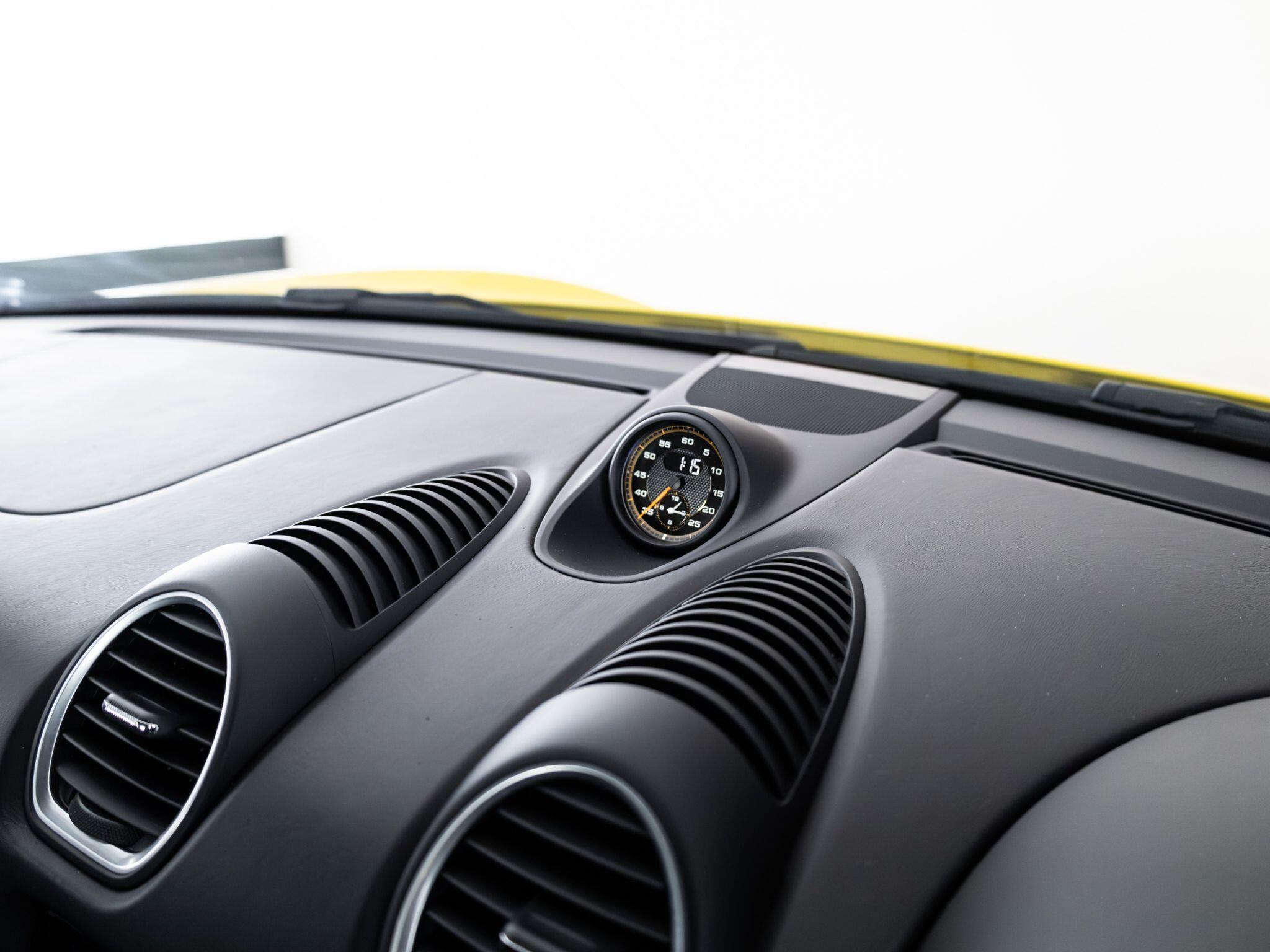 Porsche Cayman view 59