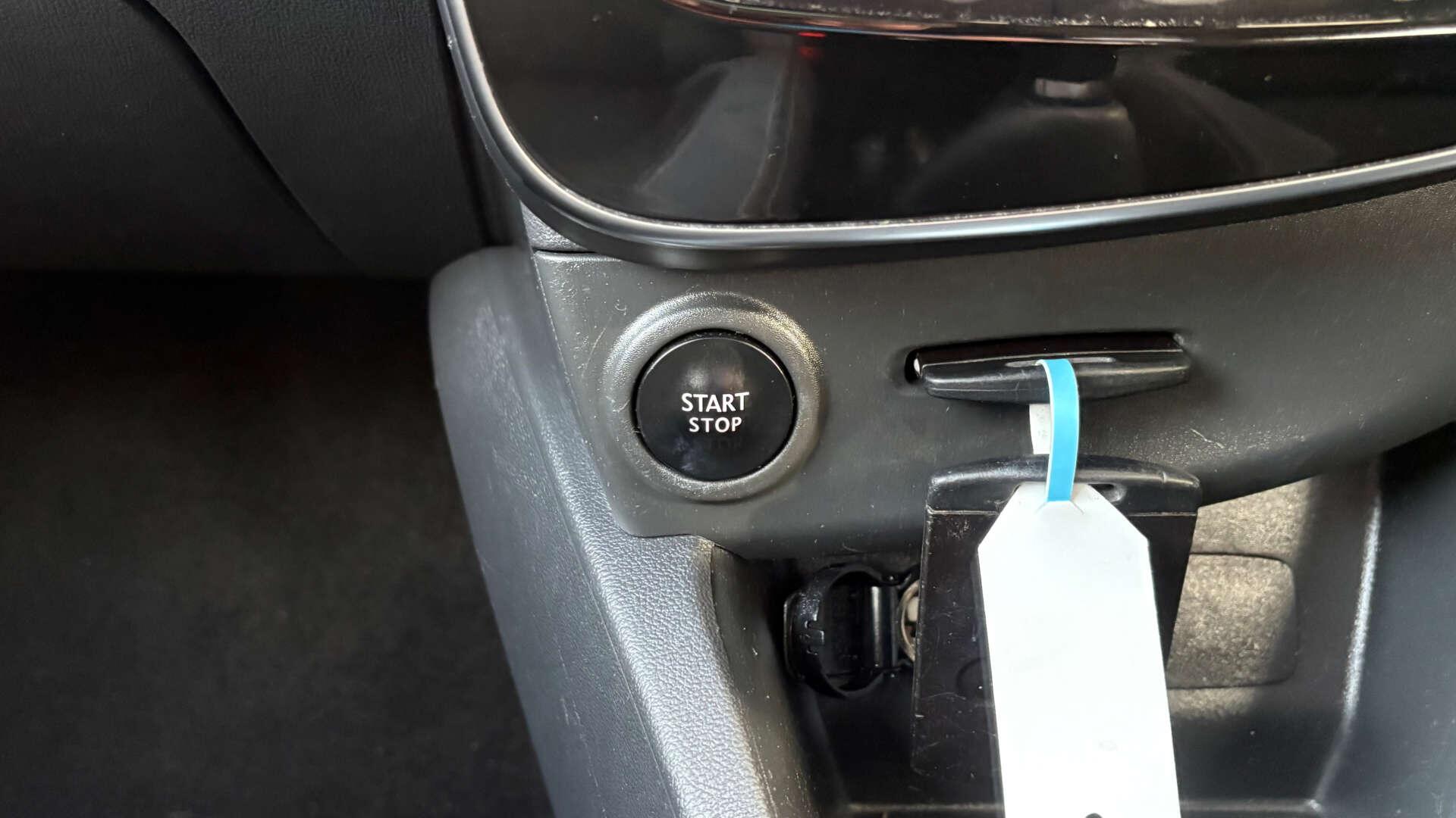 Renault Clio view 30