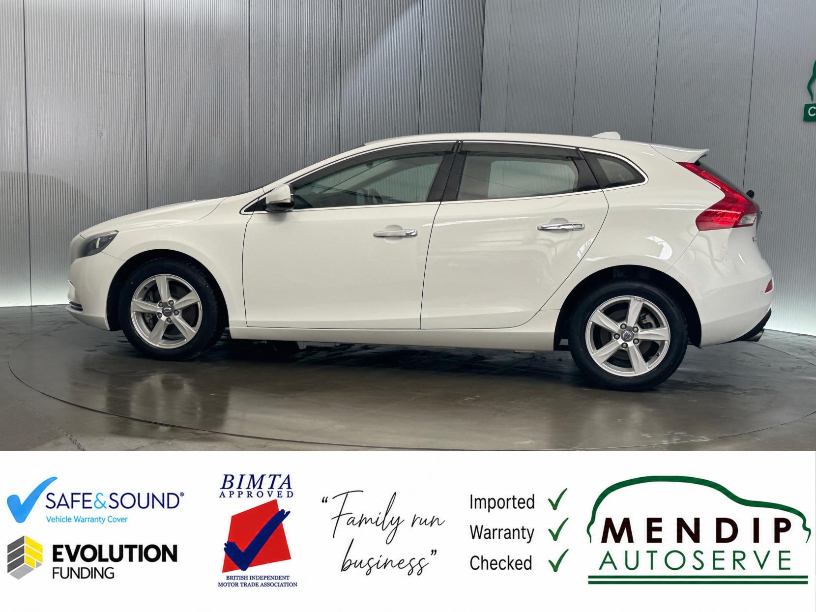 Volvo V40 view 10