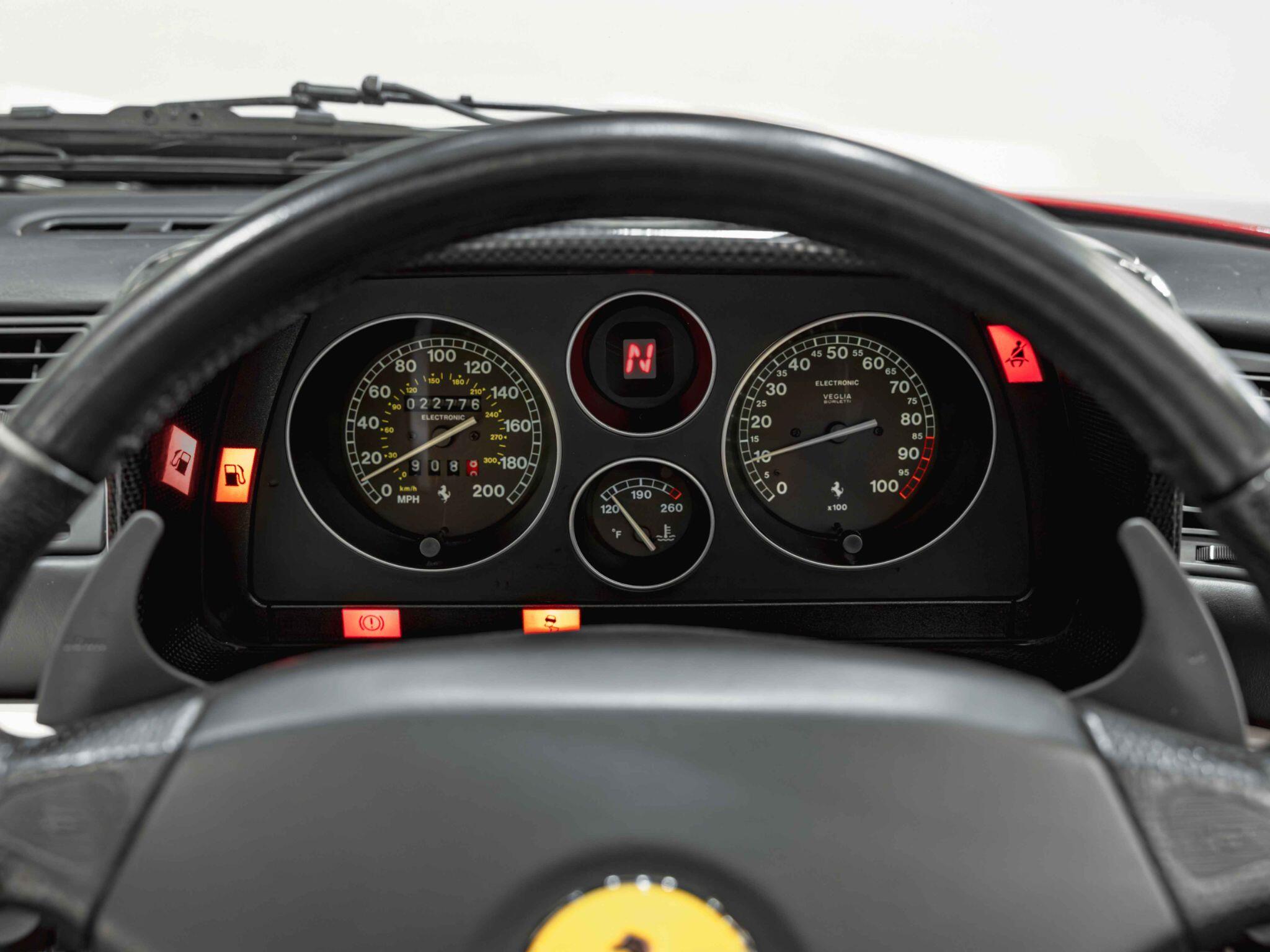 Ferrari F355 view 24
