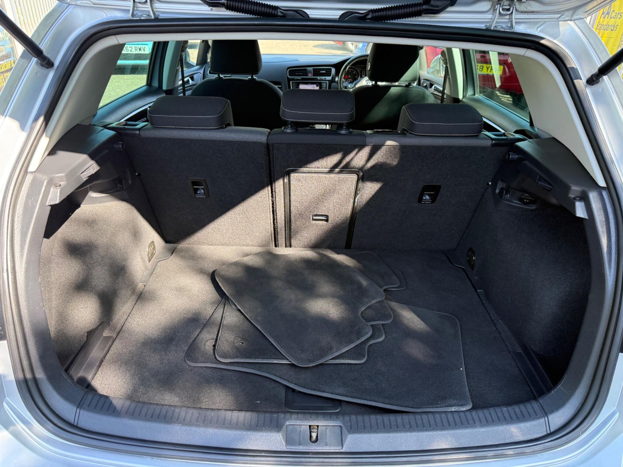 2014 Volkswagen Golf image 26
