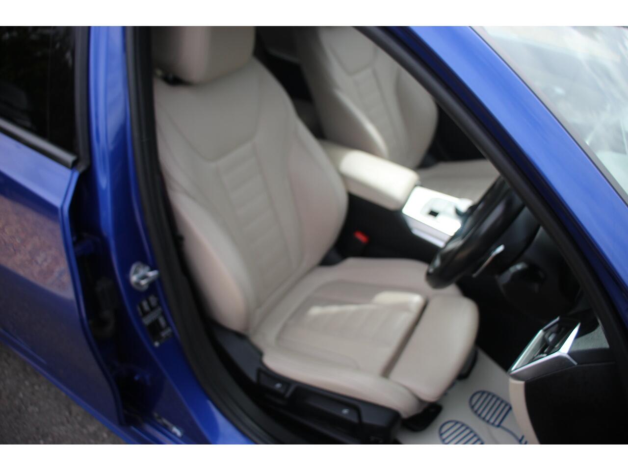 BMW 3 Series view 14