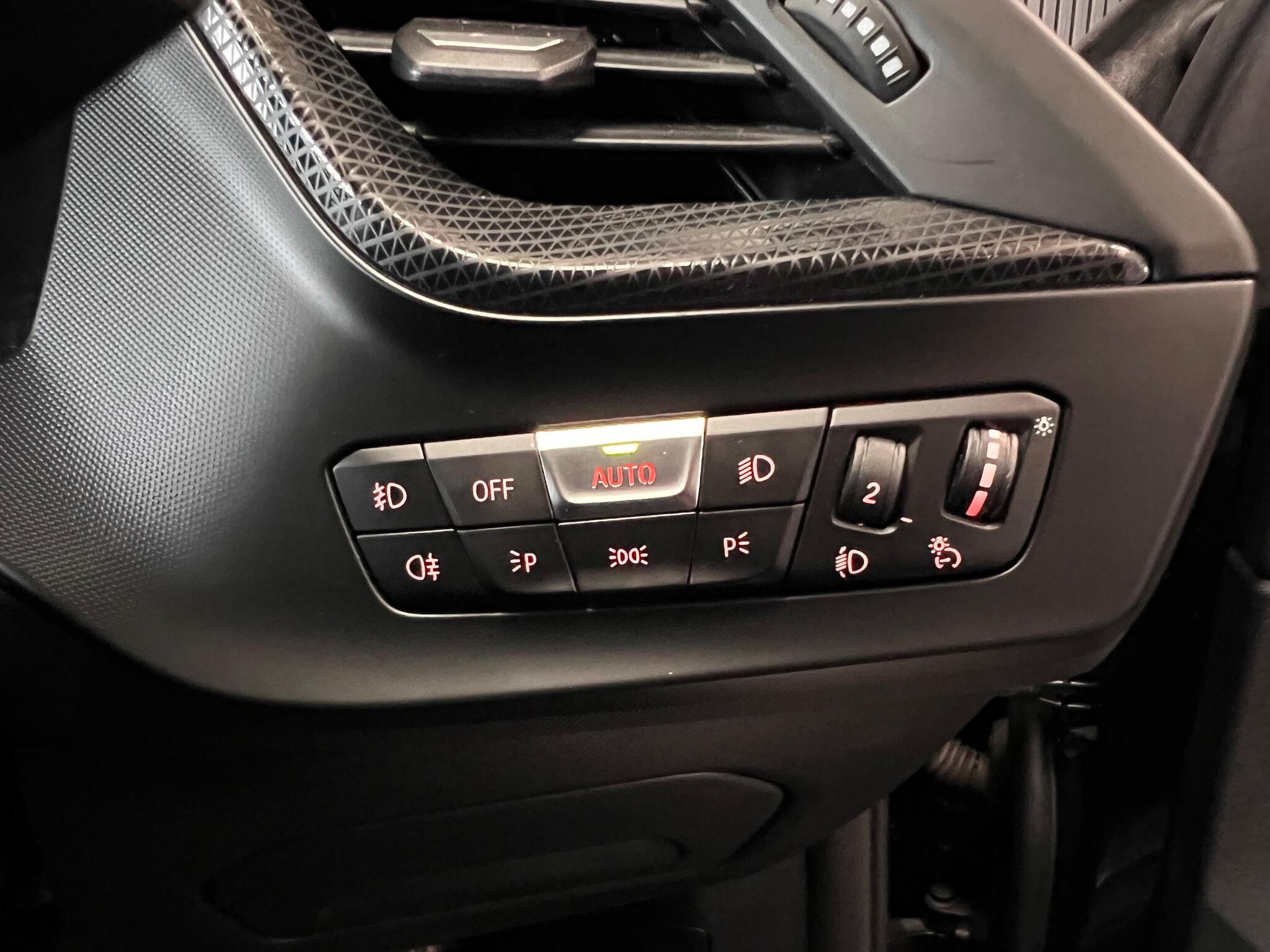 BMW 2 Series view 28