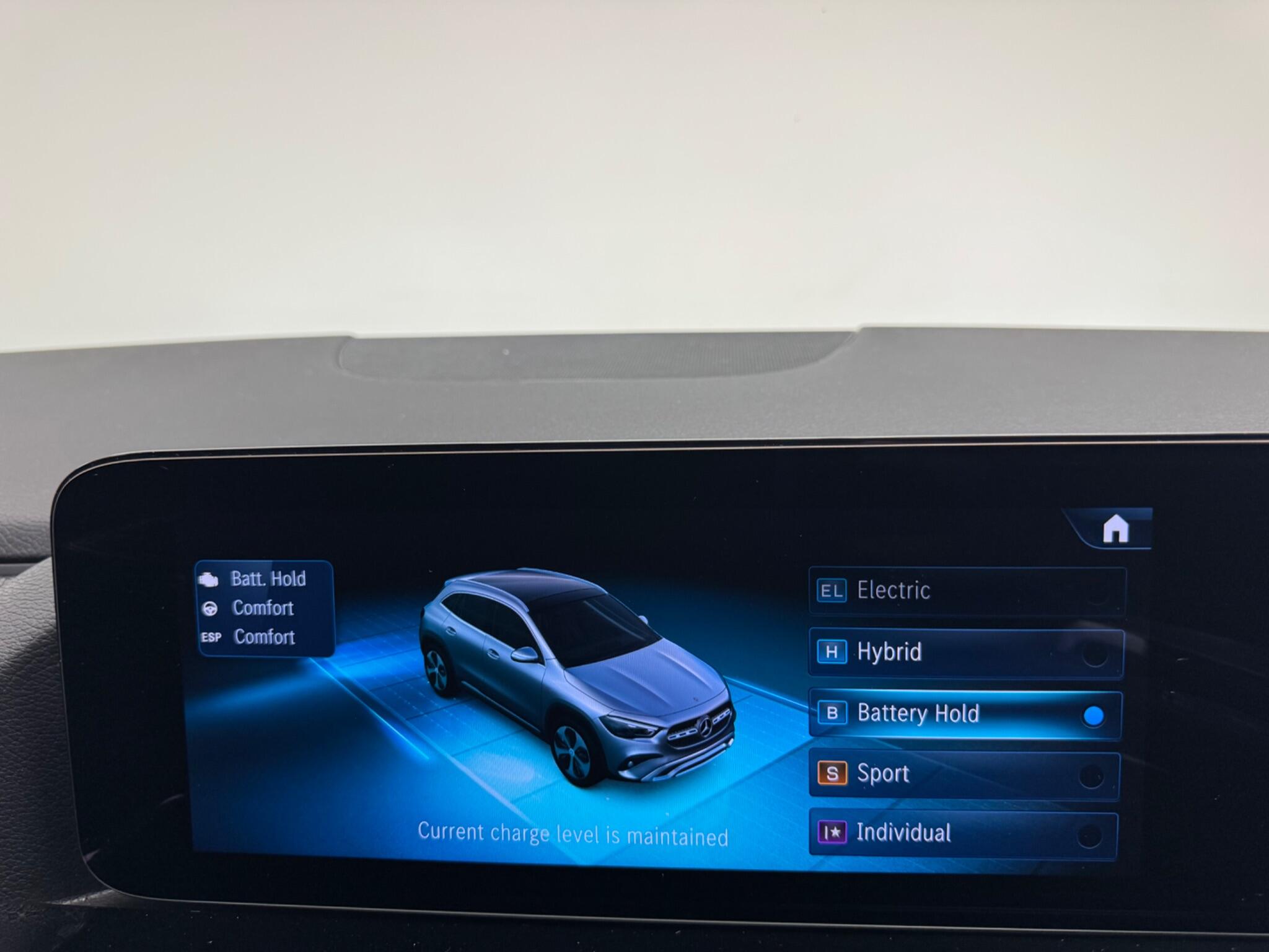 Mercedes-Benz Gla view 18