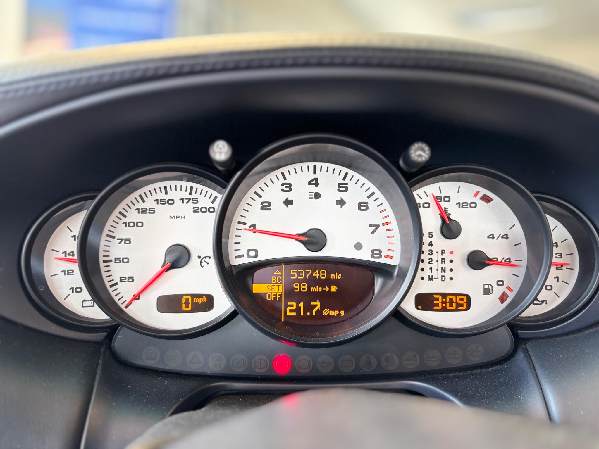 Porsche 911 view 19