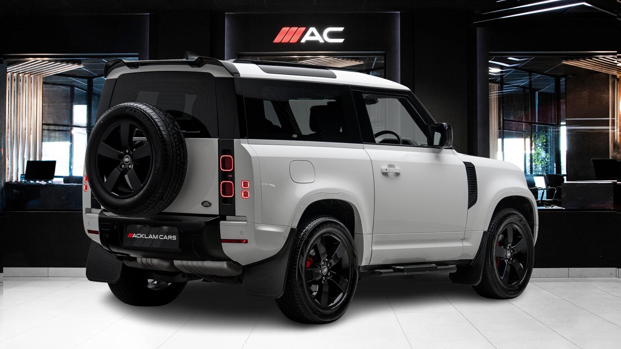 Land Rover Defender view 4