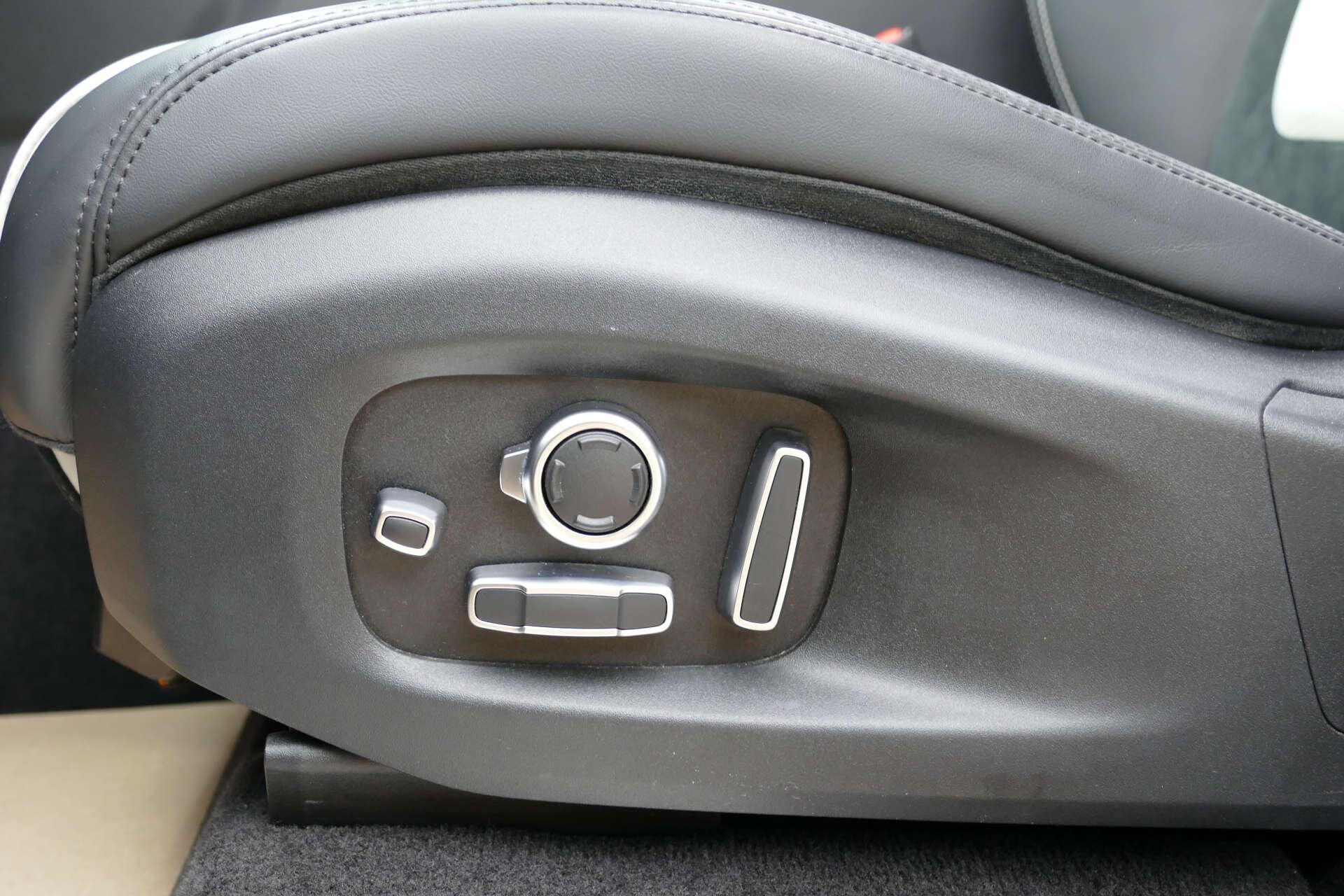 Land Rover Range Rover Sport view 43