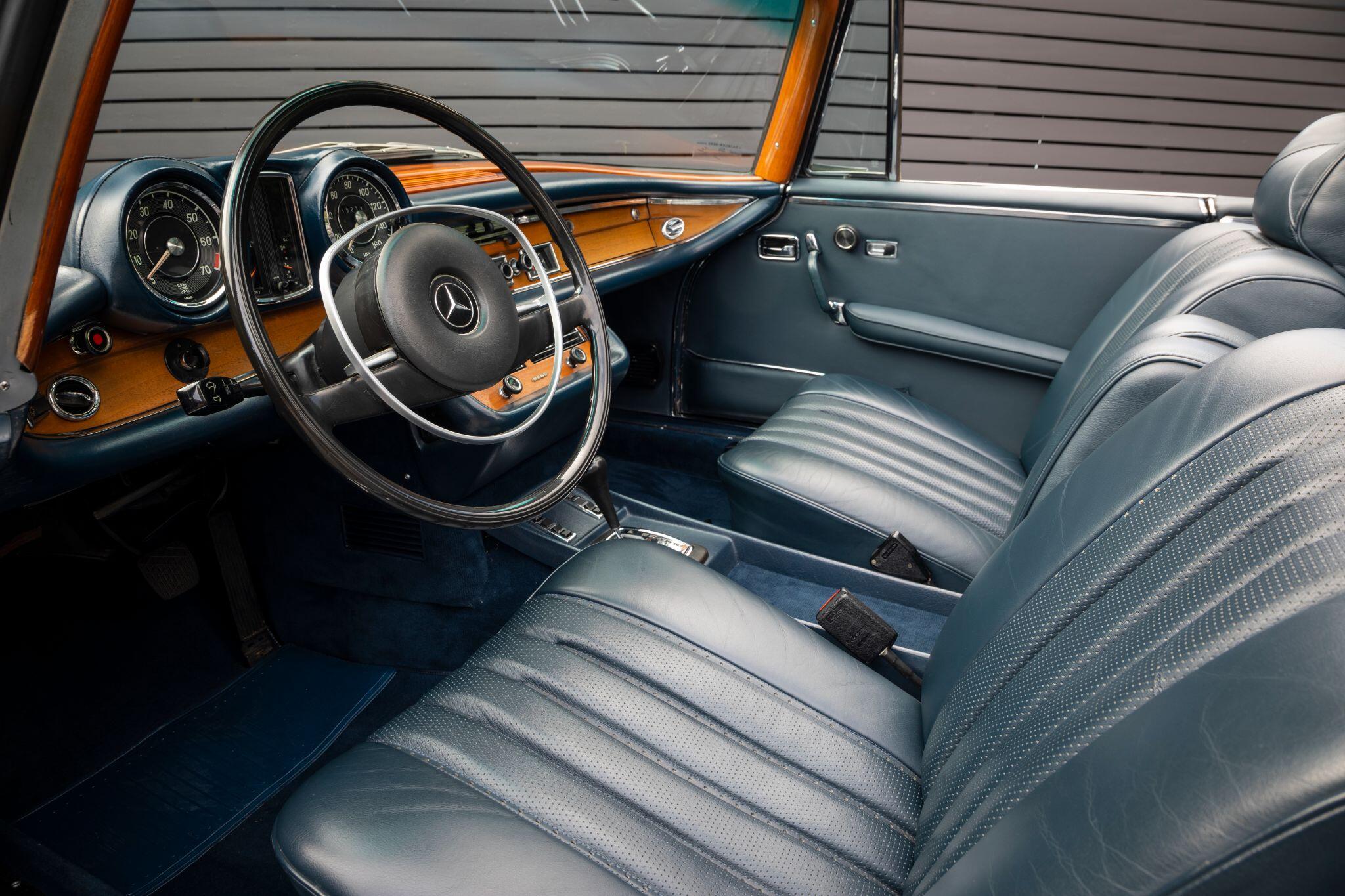 Mercedes-Benz 280 view 15