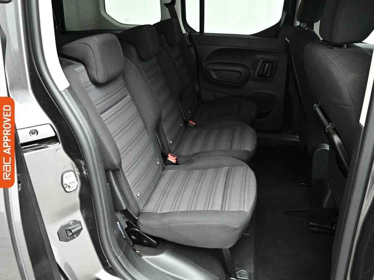 Vauxhall Combo Life view 13