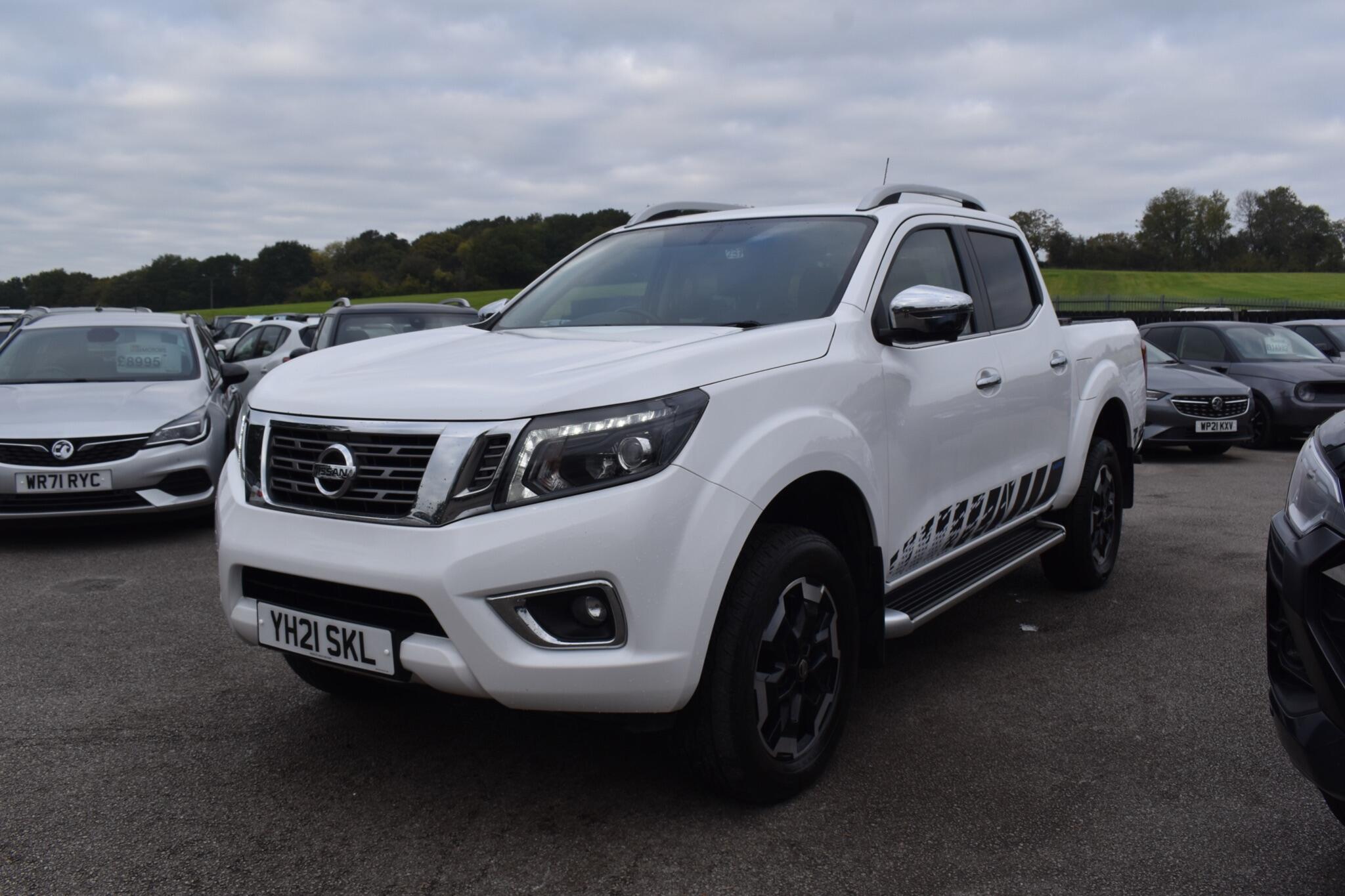Navara - 2.3 dCi Tekna 4WD Euro 6 (s/s) 4dr - Image 3