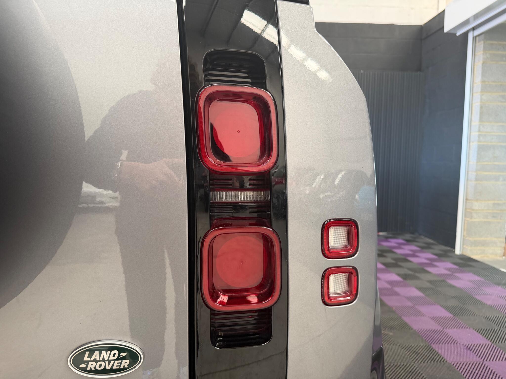 Land Rover Defender view 30