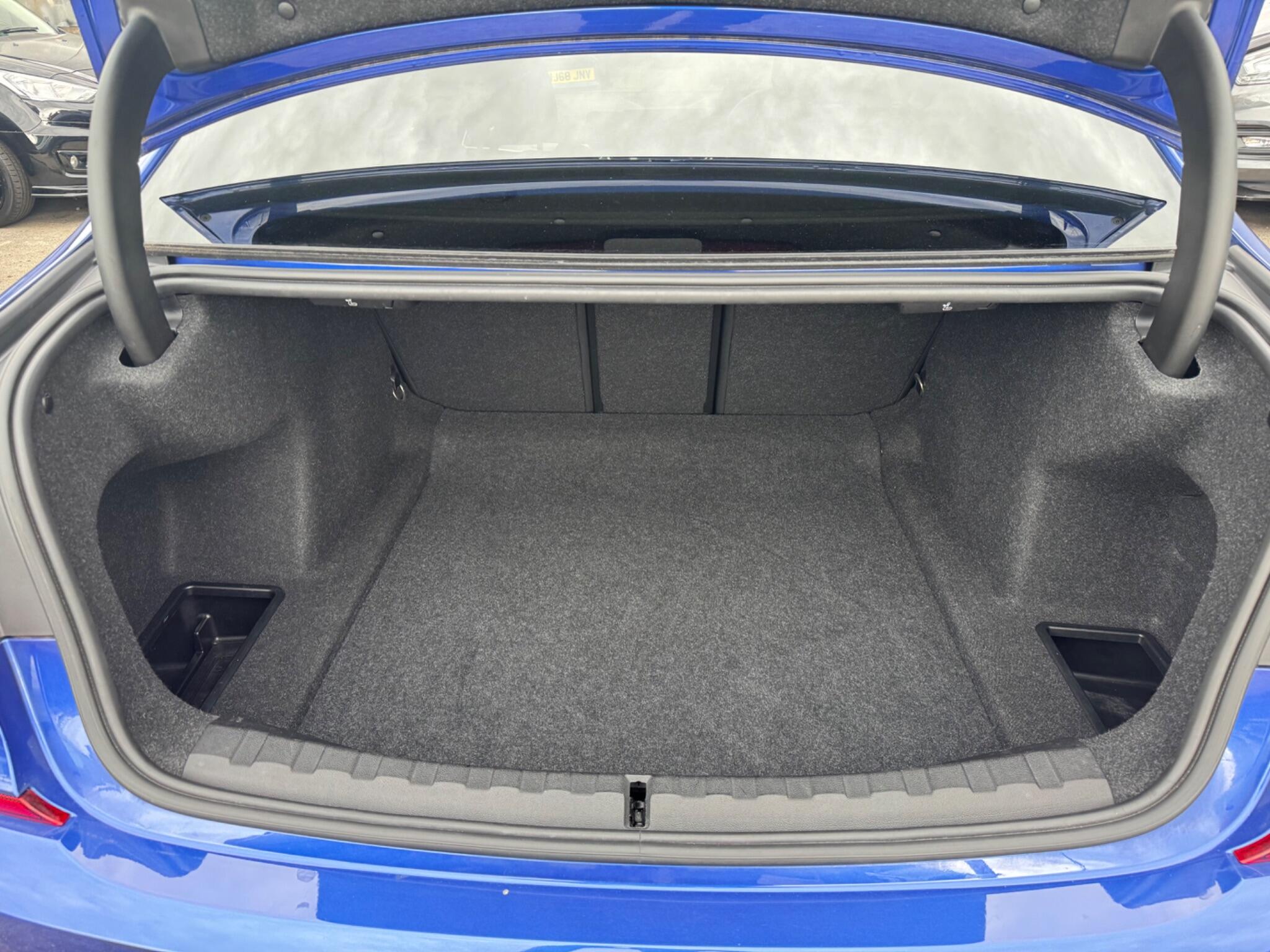 BMW 3 Series view 49
