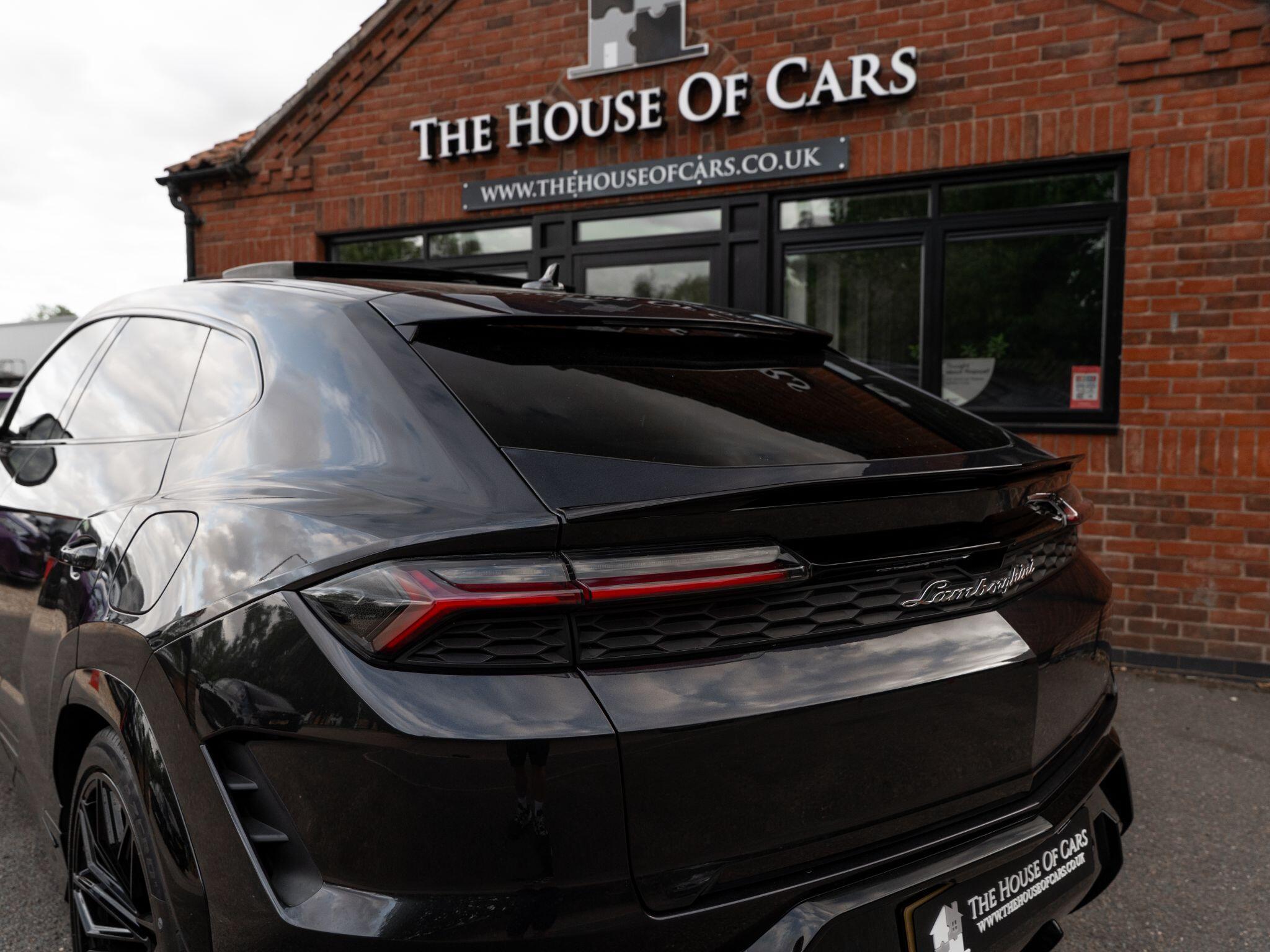 Lamborghini Urus view 26