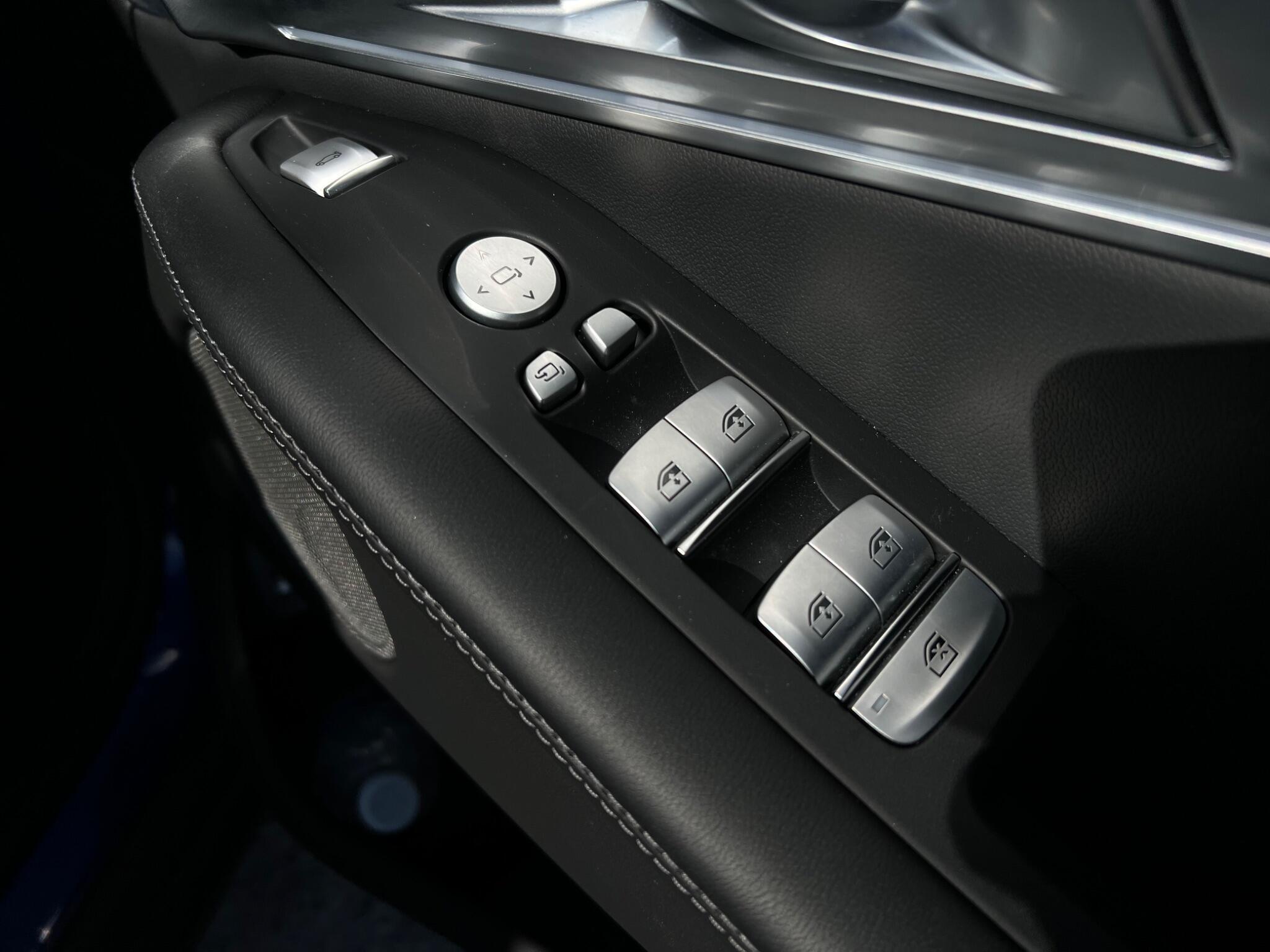 BMW XM view 41