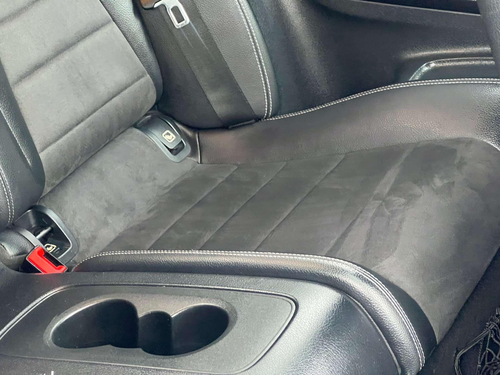 Mercedes-Benz E-Class view 43