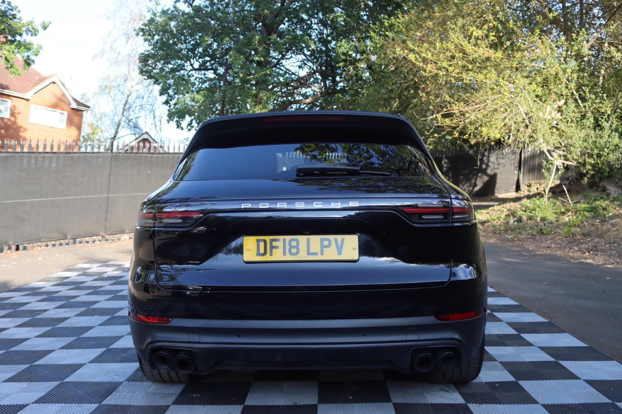 Porsche Cayenne view 16