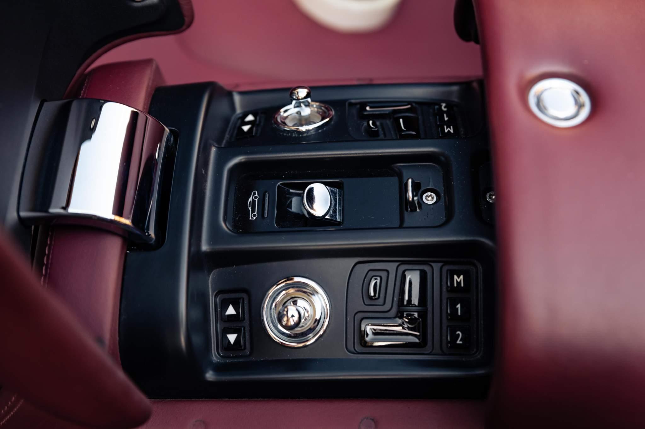 Rolls-Royce Phantom view 31
