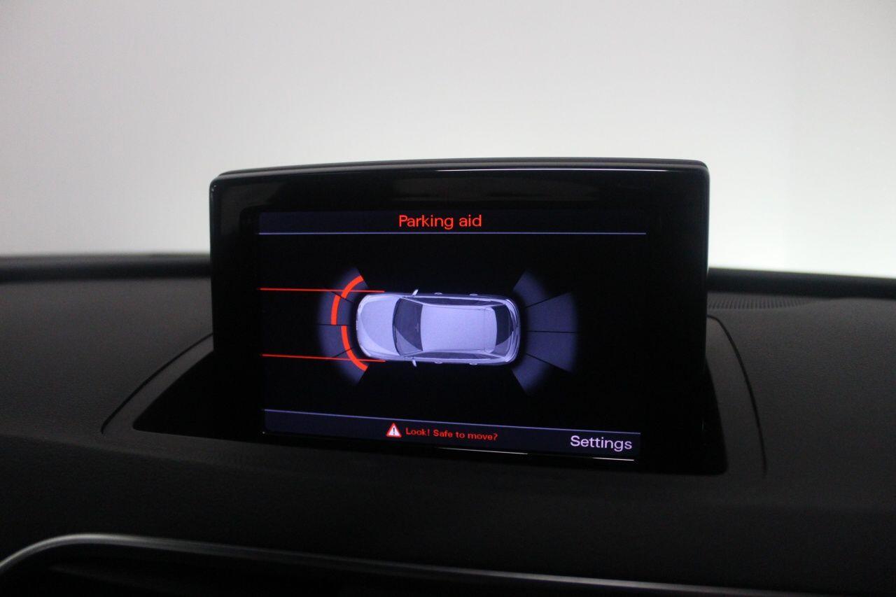 Audi Q3 view 34