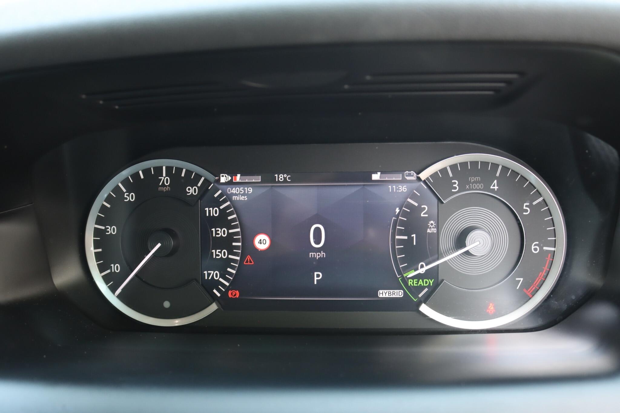 Land Rover Discovery Sport view 34